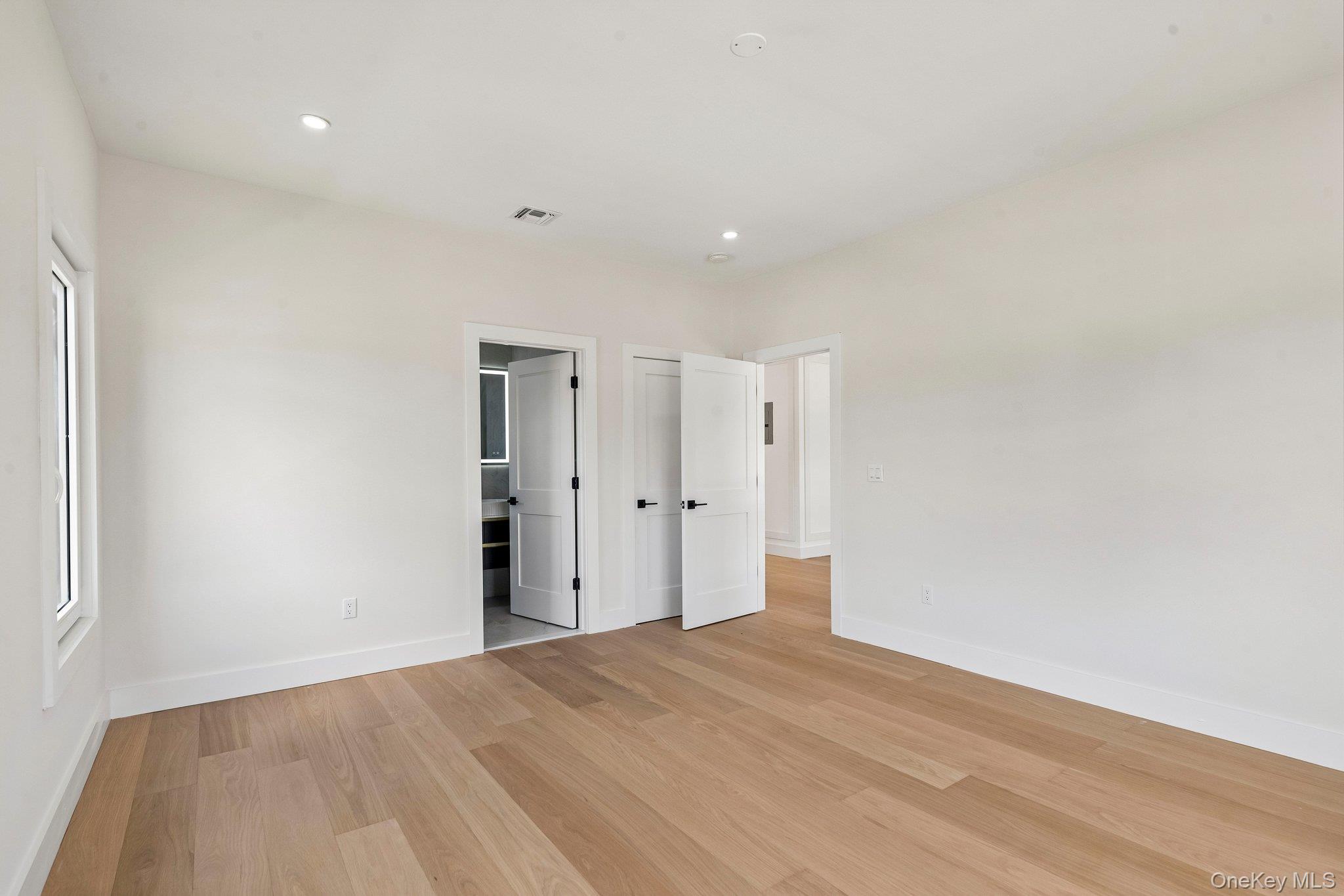 2 Radial Lane – For Sale photo 27