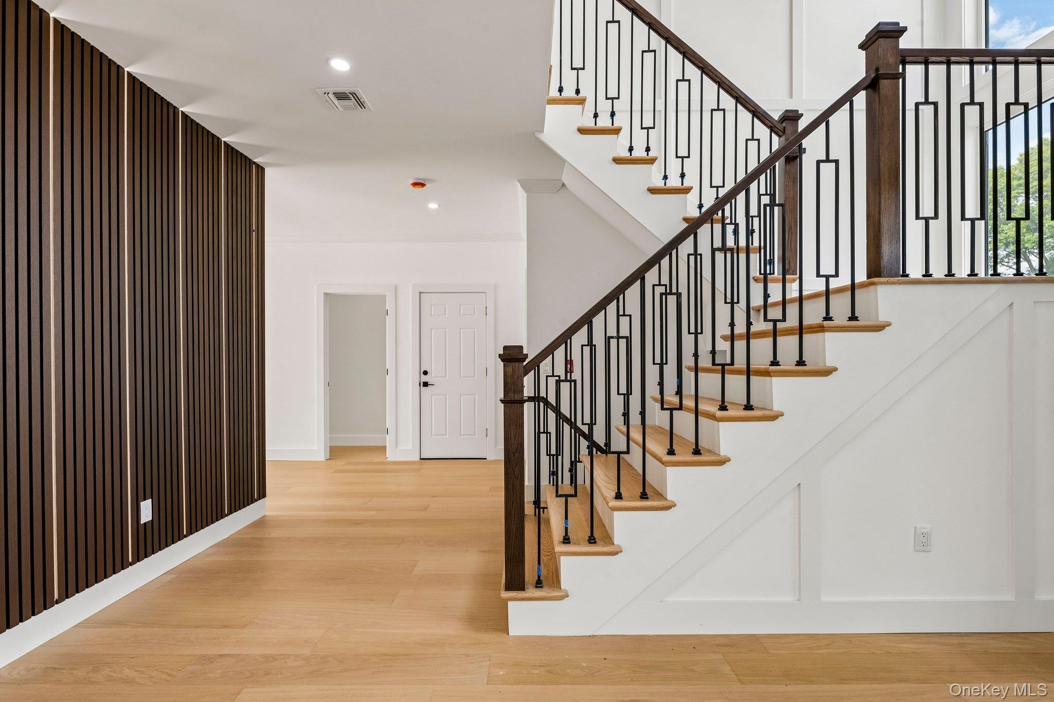 2 Radial Lane – For Sale photo 5