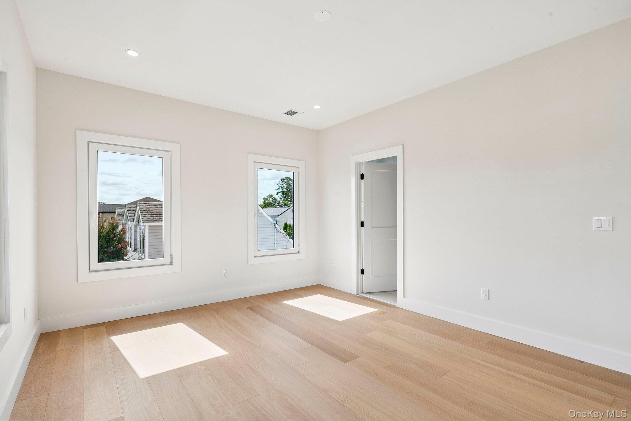 2 Radial Lane – For Sale photo 29