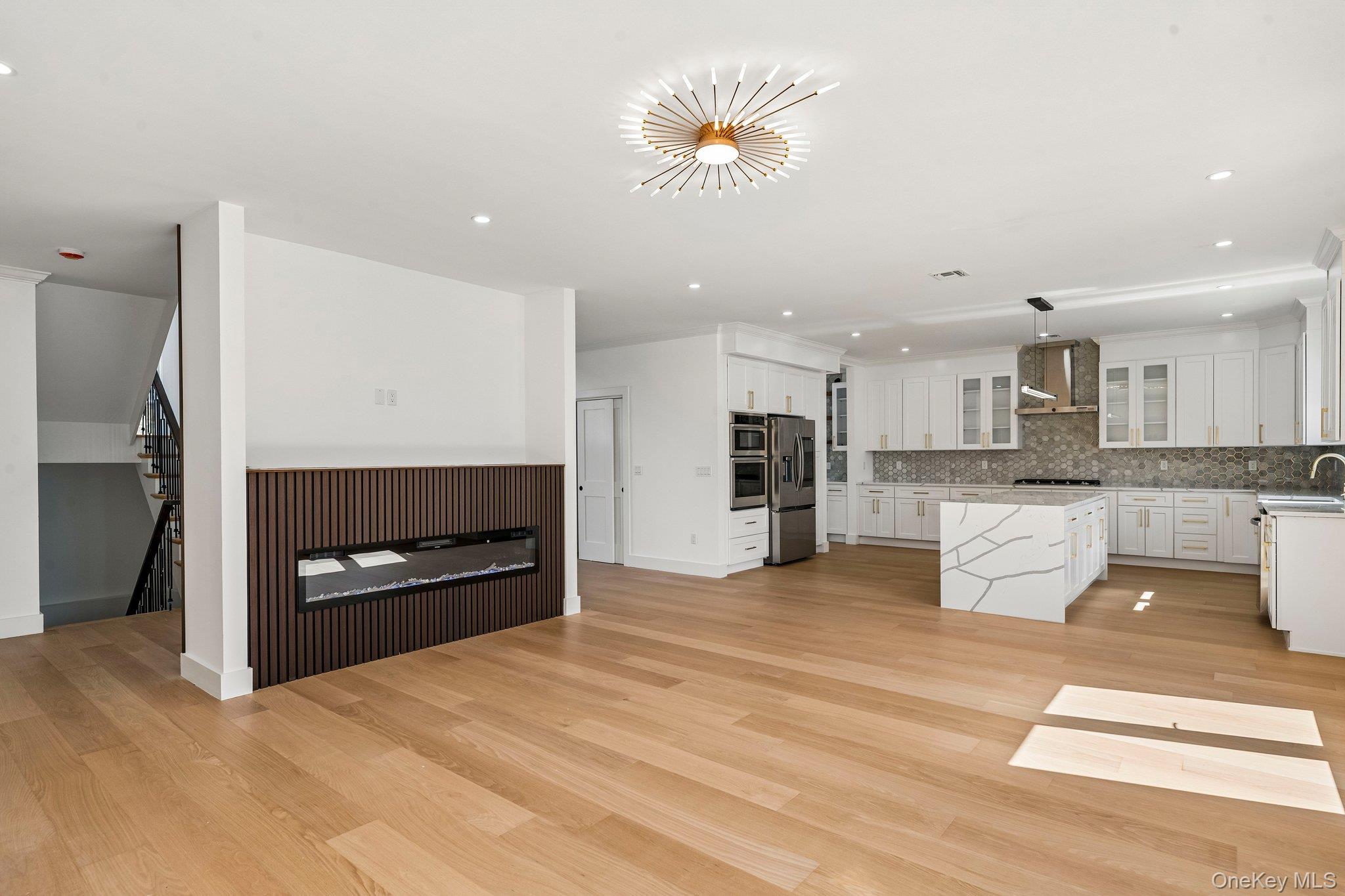 2 Radial Lane – For Sale photo 14