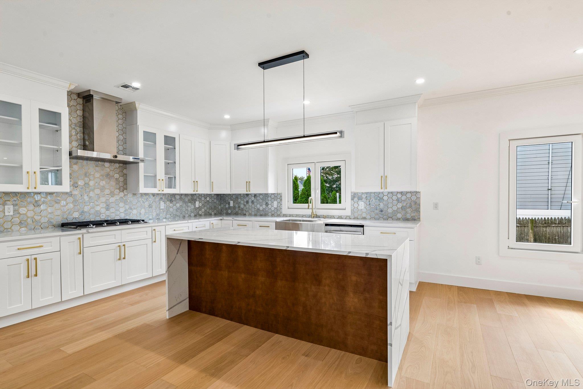 2 Radial Lane – For Sale photo 12