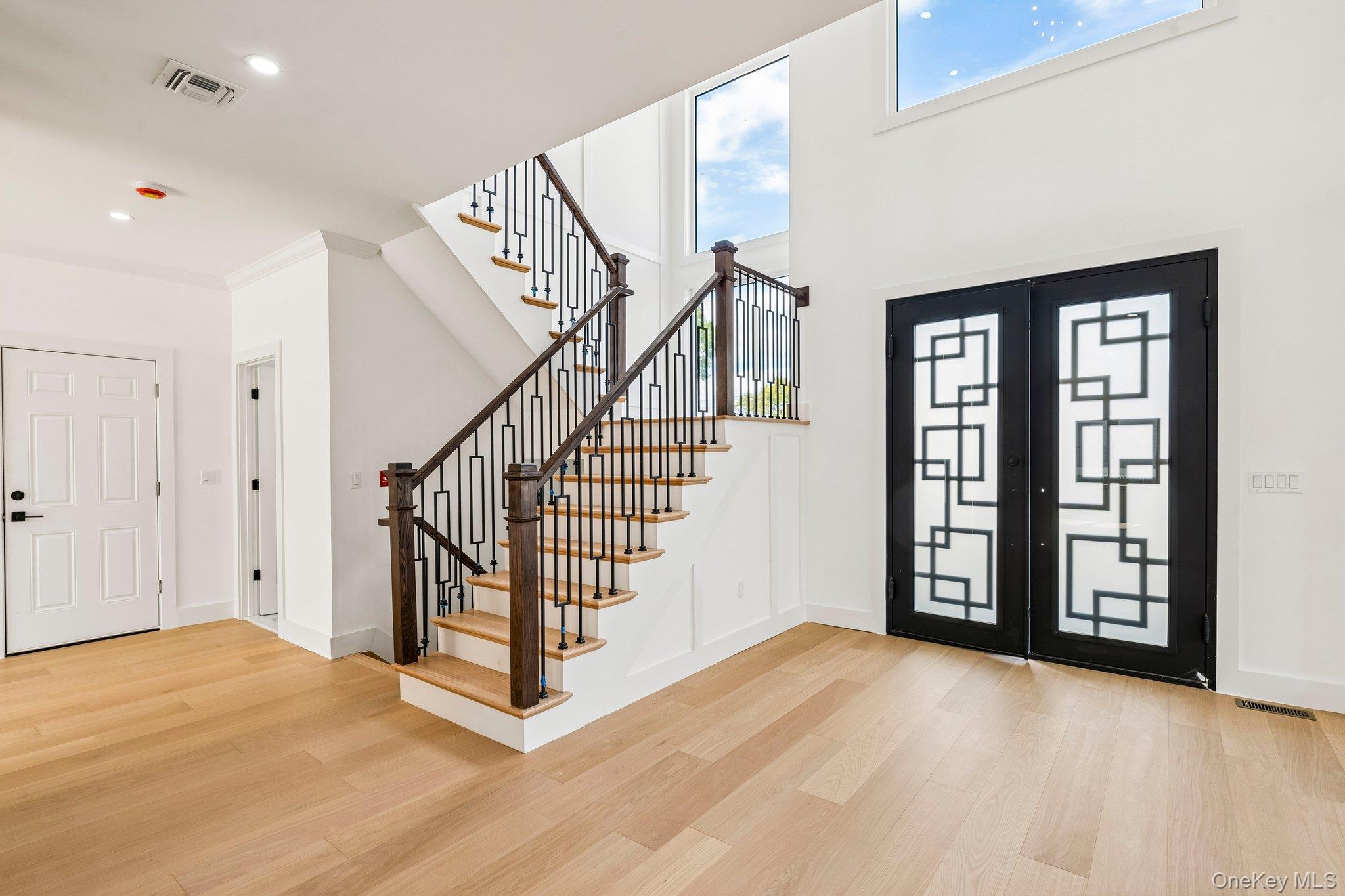 2 Radial Lane – For Sale photo 3