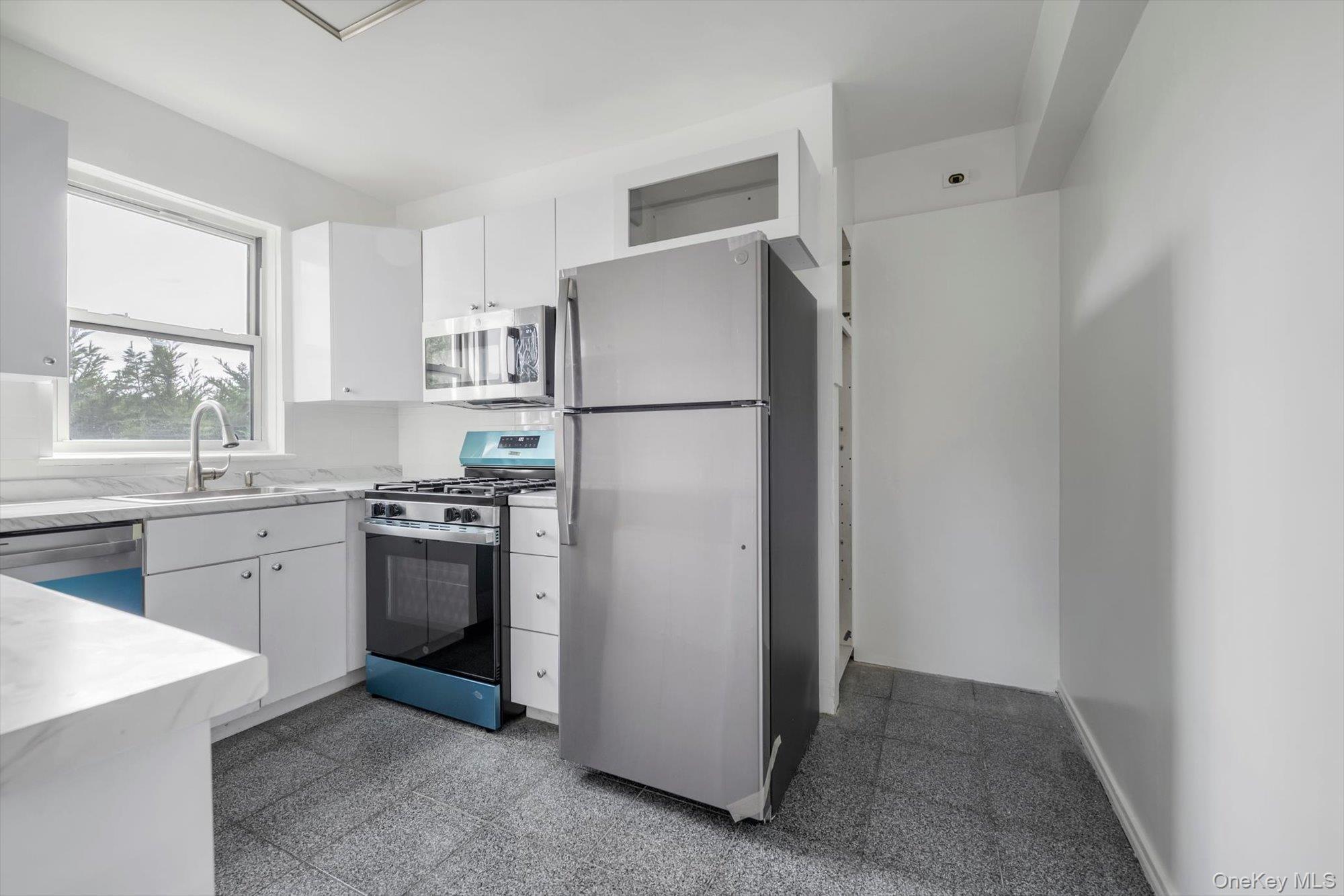 1367 Broadway, Unit B17 photo 7