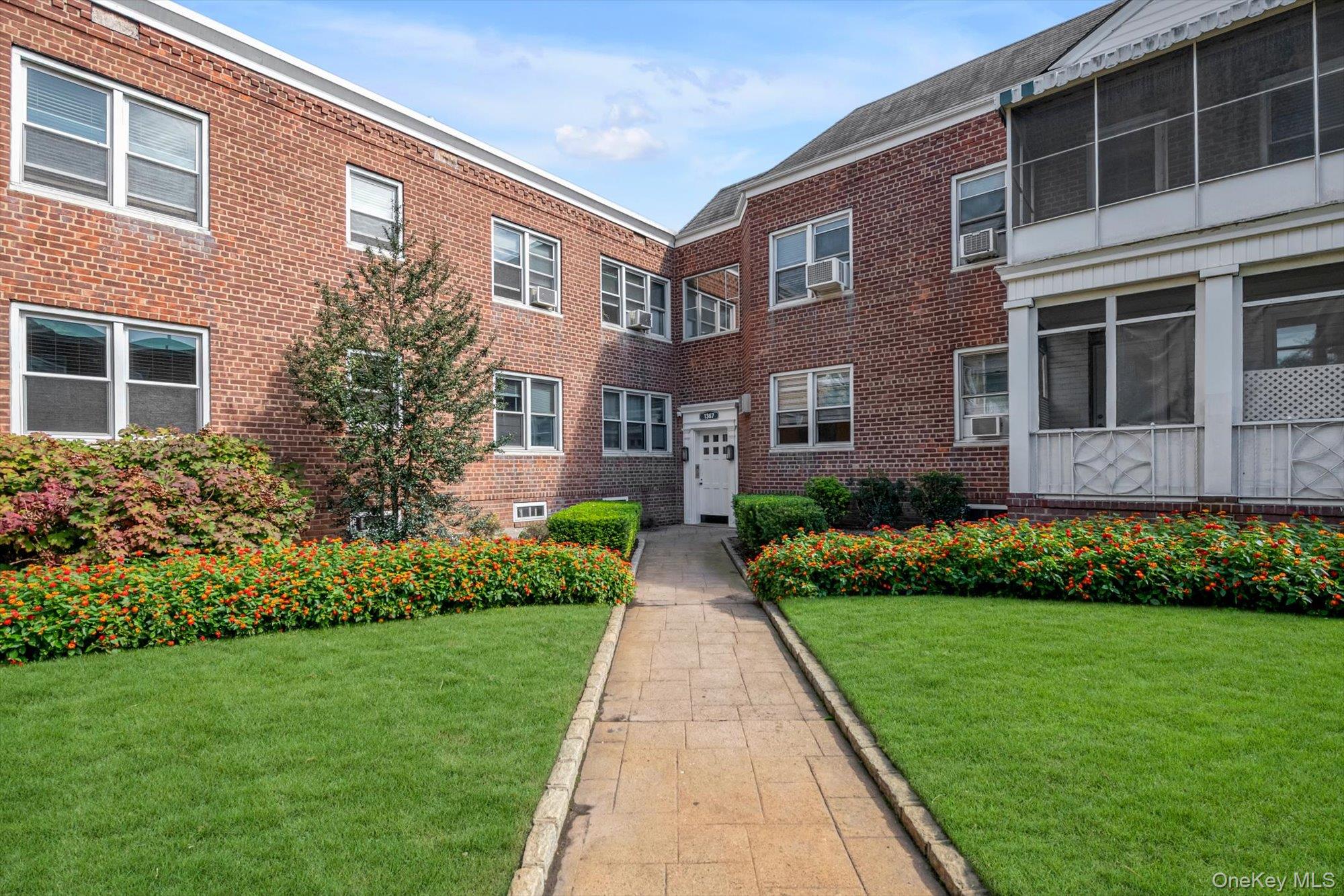 1367 Broadway, Unit B17