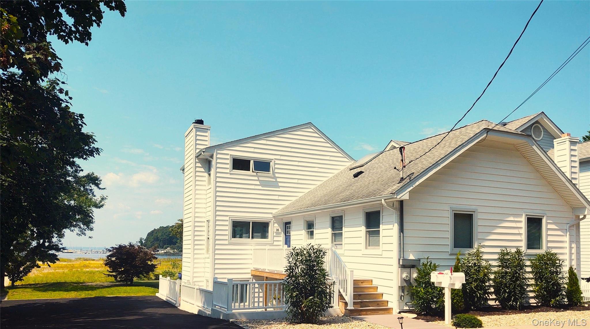 16 The Boulevard Blvd – For Sale