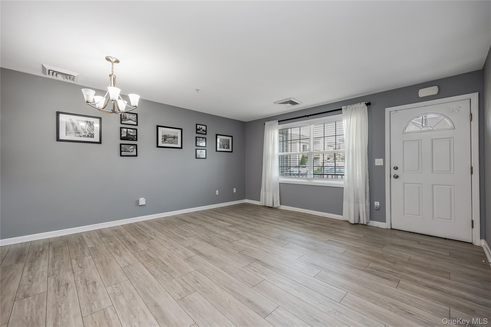 1003 Willow Lane – For Sale photo 8