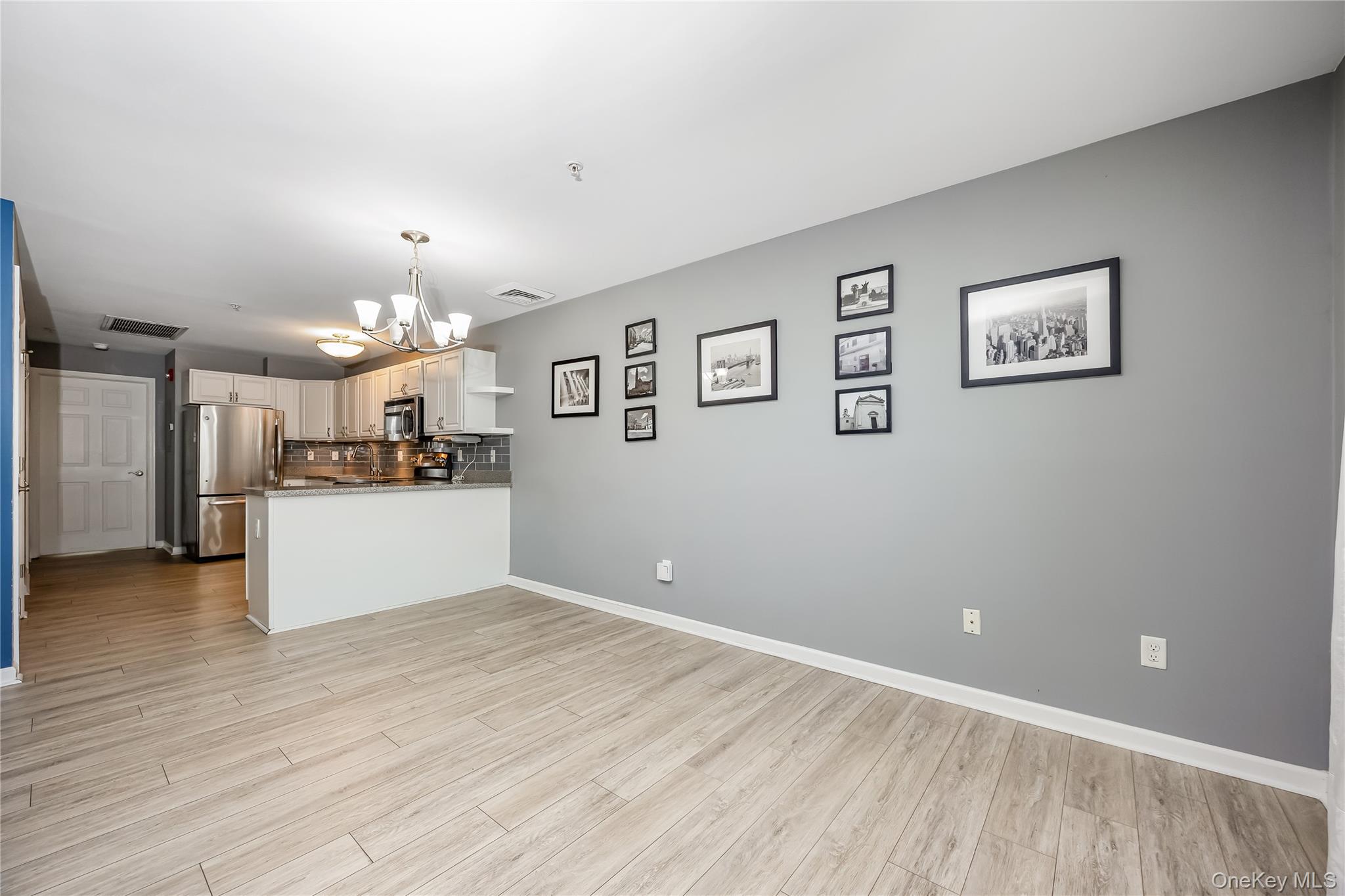 1003 Willow Lane – For Sale photo 7