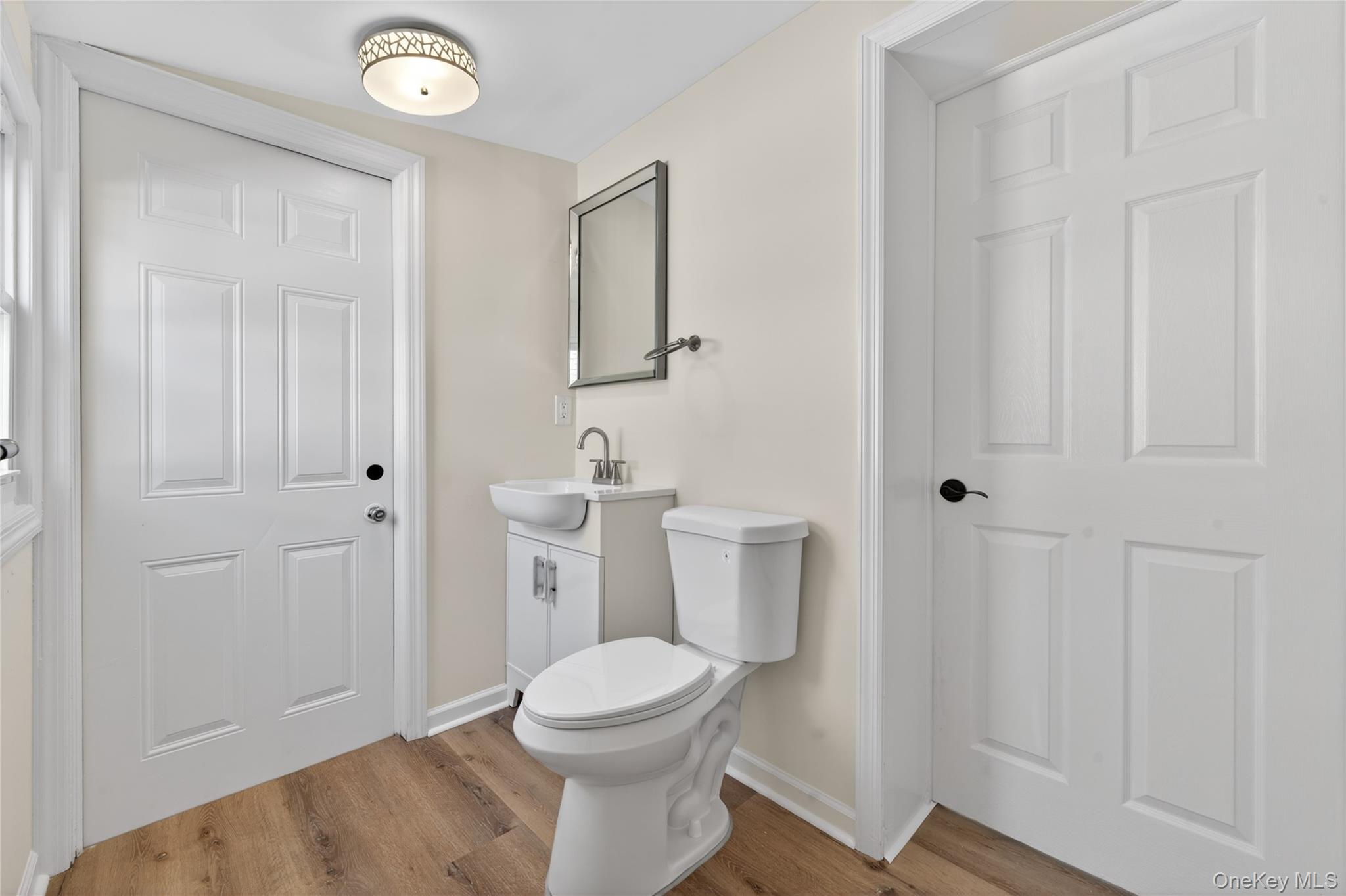 84 E Pine Street – For Sale photo 6