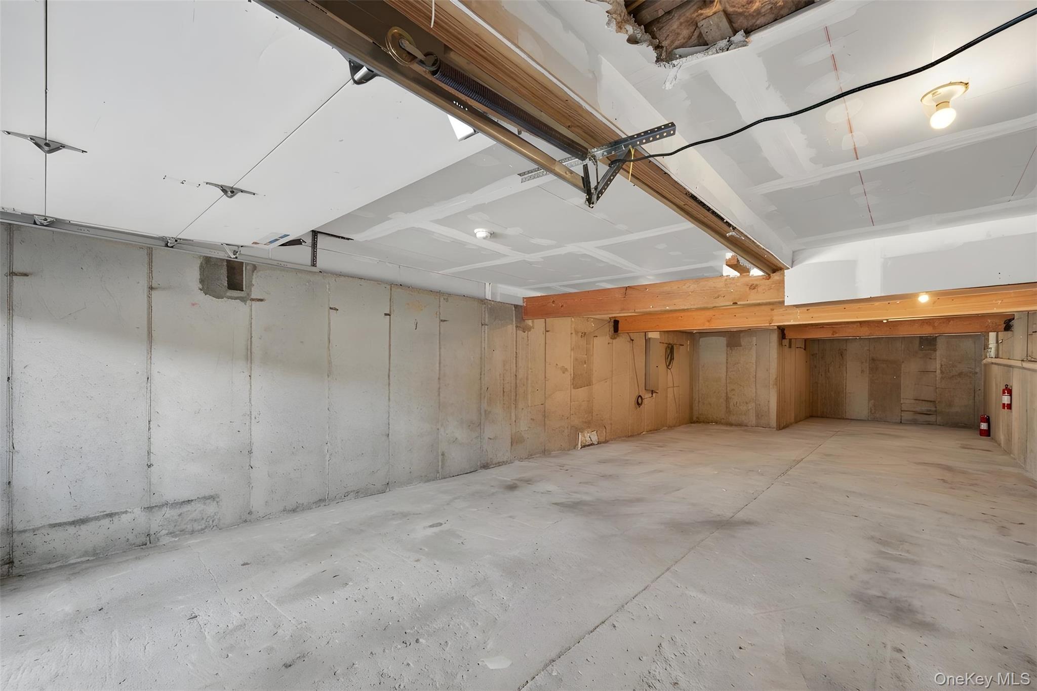 84 E Pine Street – For Sale photo 17