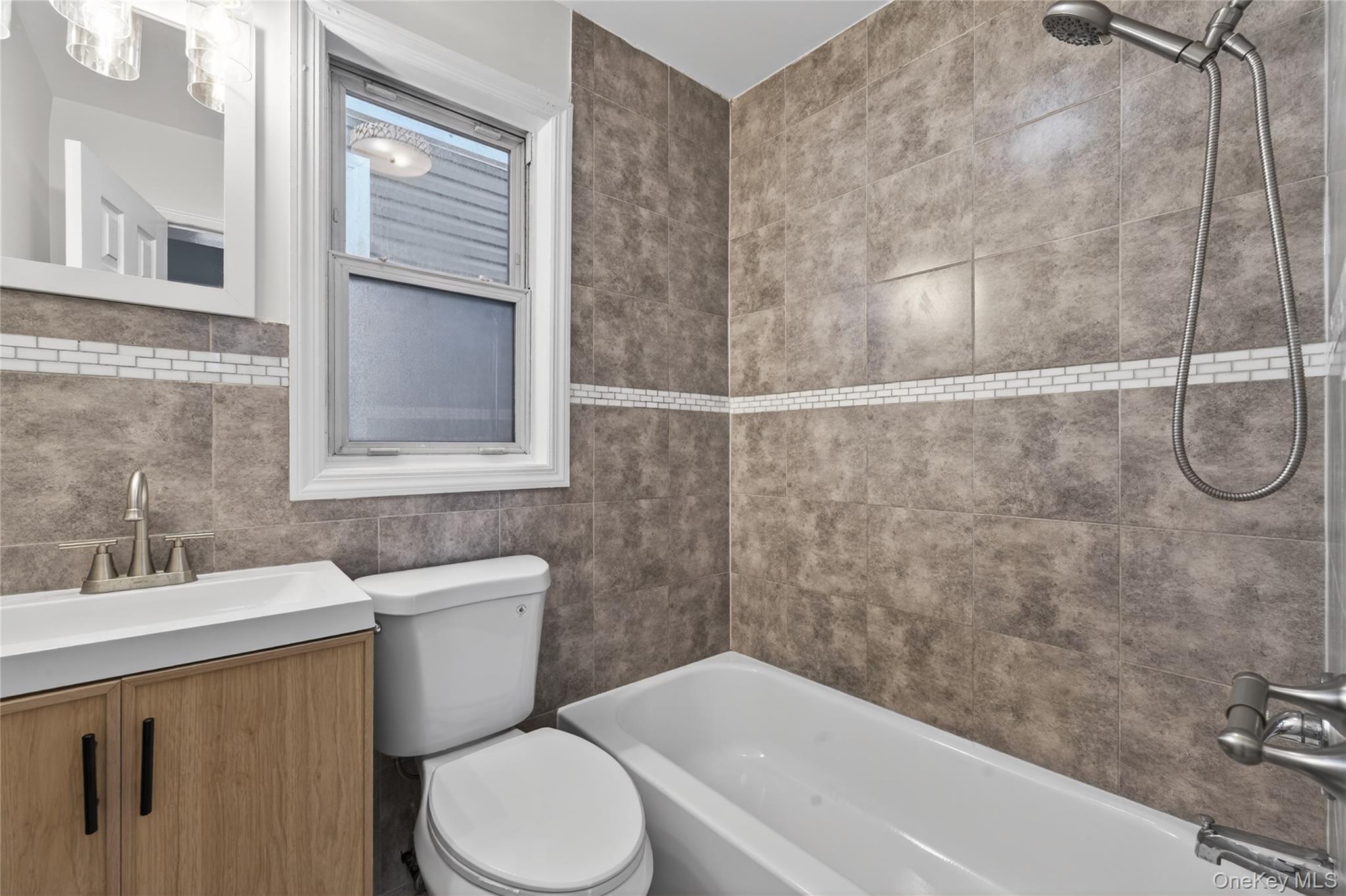 84 E Pine Street – For Sale photo 11