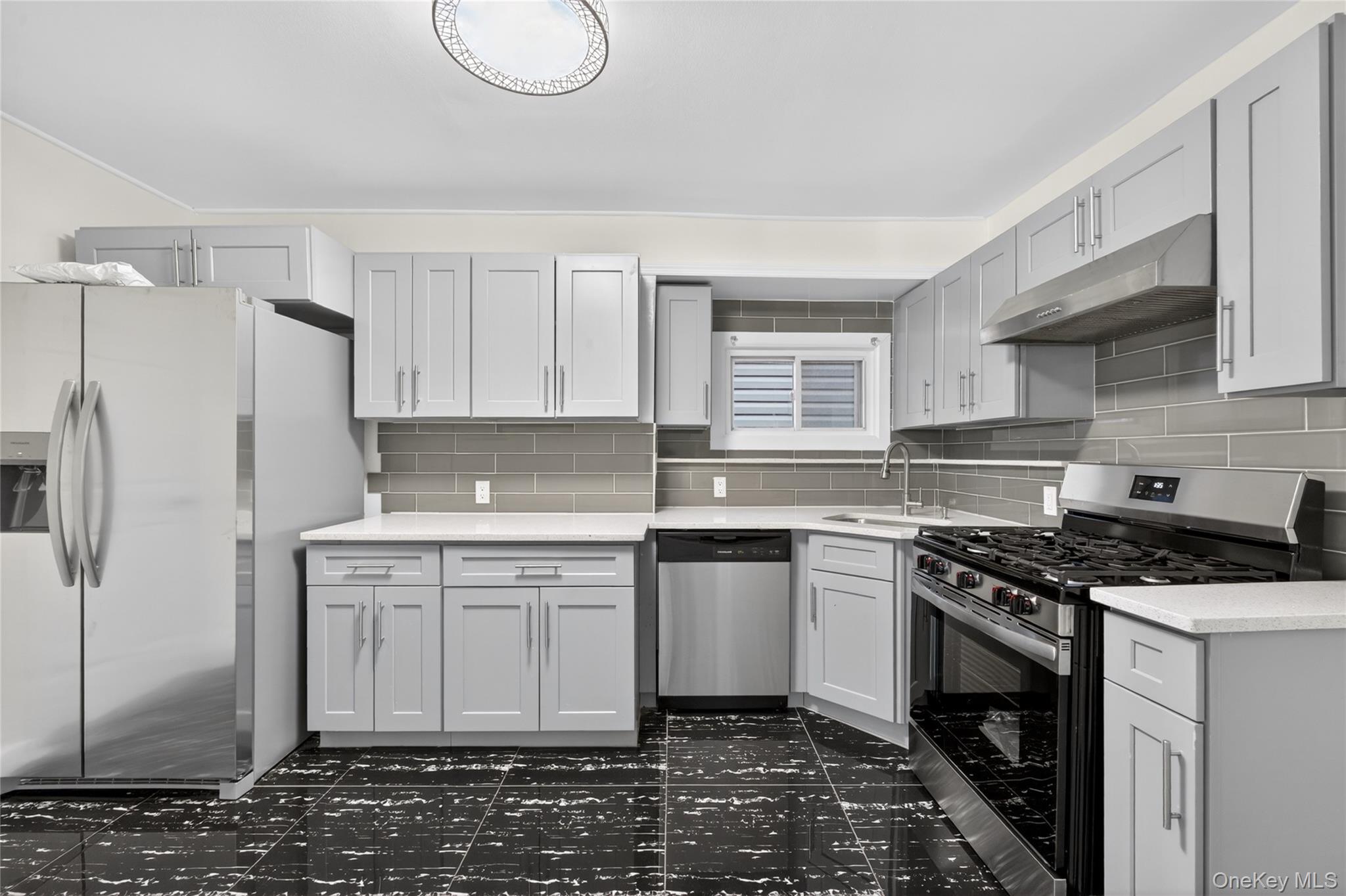 84 E Pine Street – For Sale photo 7