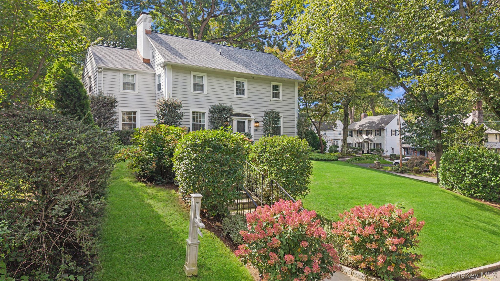 211 Douglas Place – For Sale