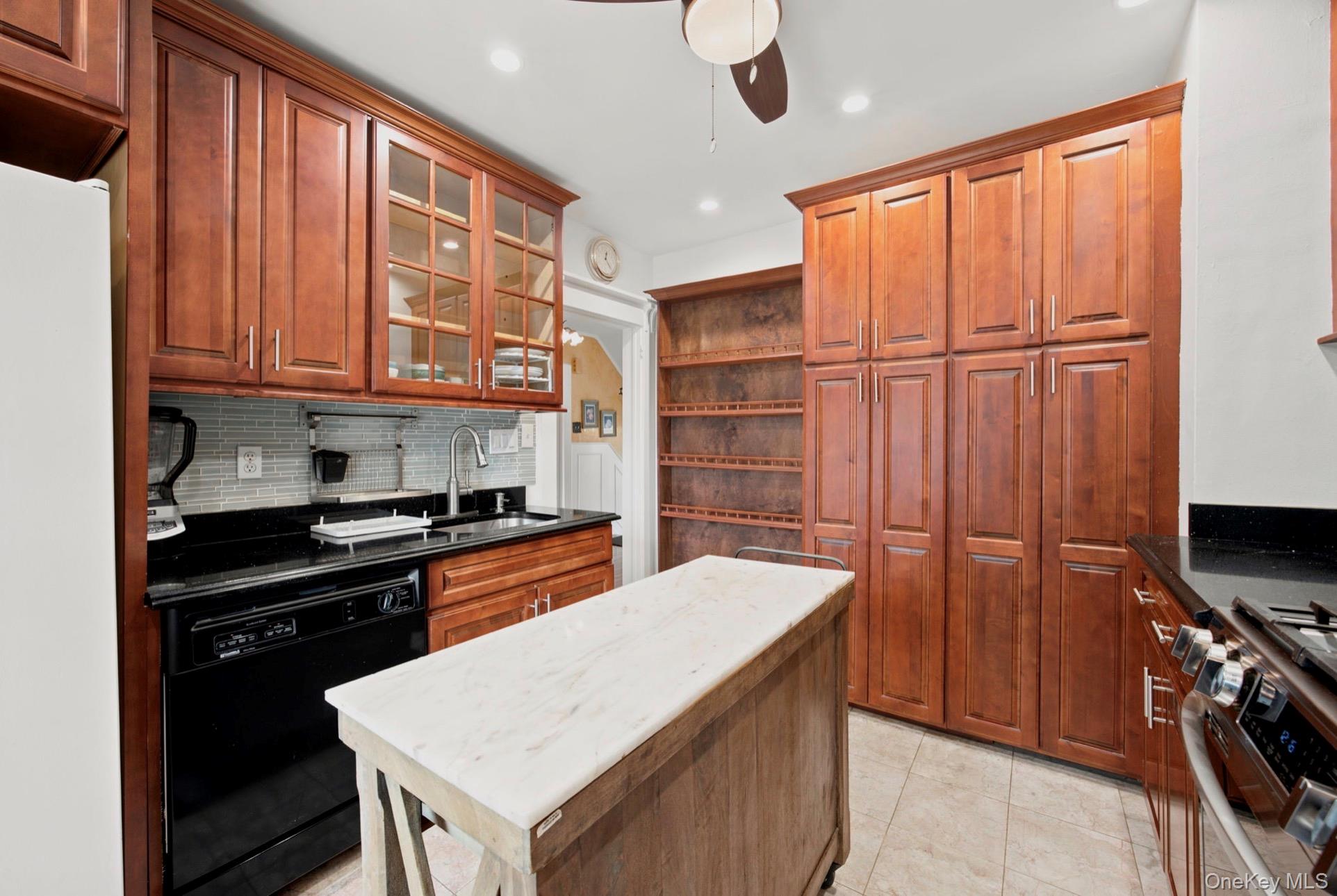 40-36 167 St – For Sale photo 7