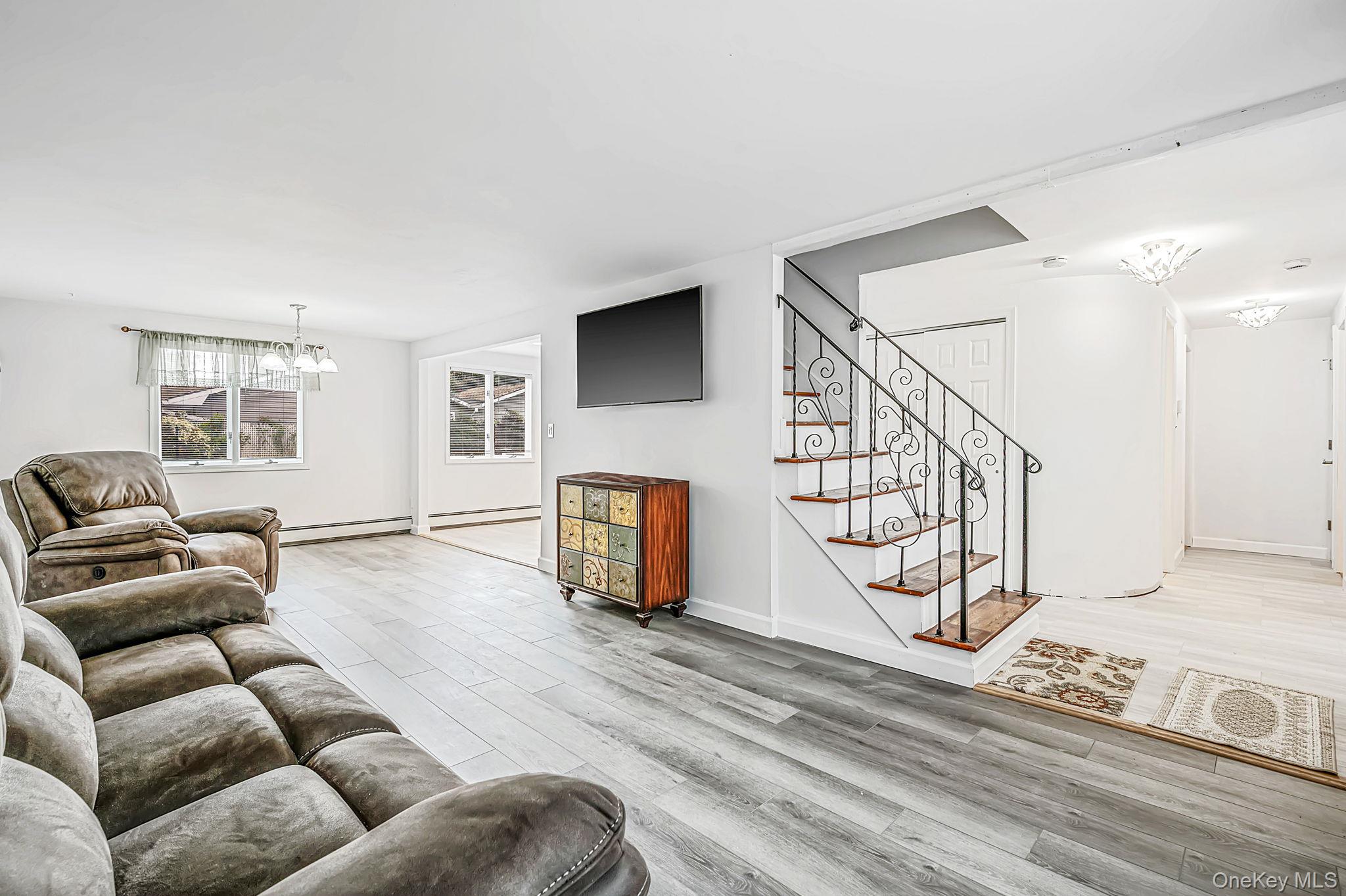 1 Allegheny Drive S – For Sale photo 2