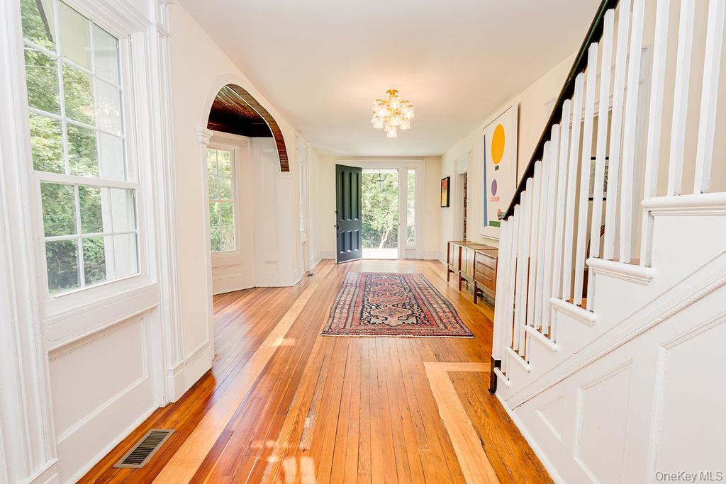 592 Landing Avenue – For Sale photo 7