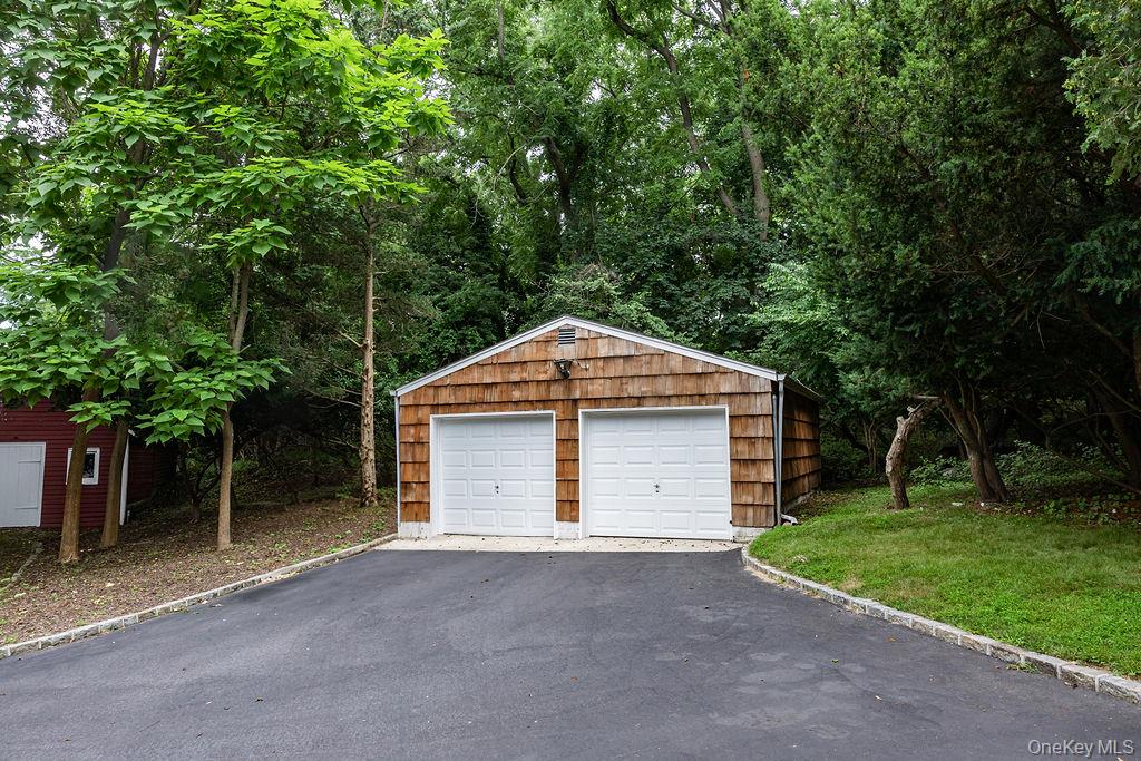 592 Landing Avenue – For Sale photo 45