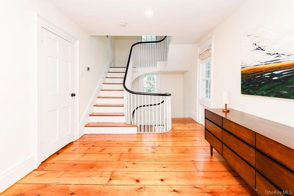 592 Landing Avenue – For Sale photo 39
