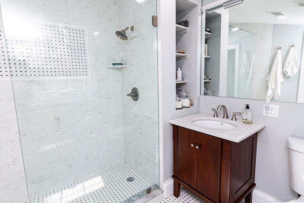 592 Landing Avenue – For Sale photo 38