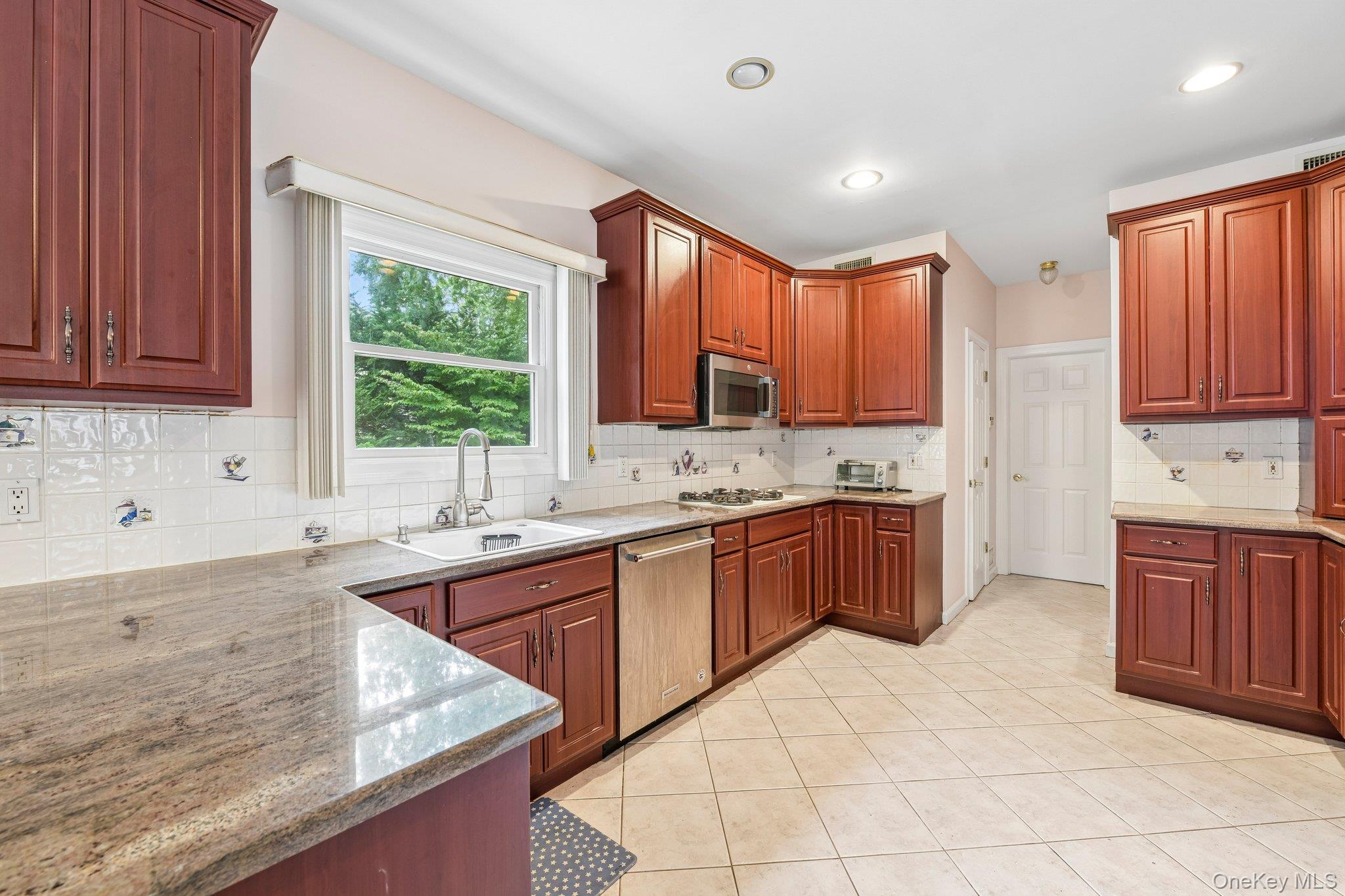 2175 Helene Avenue – For Sale photo 16