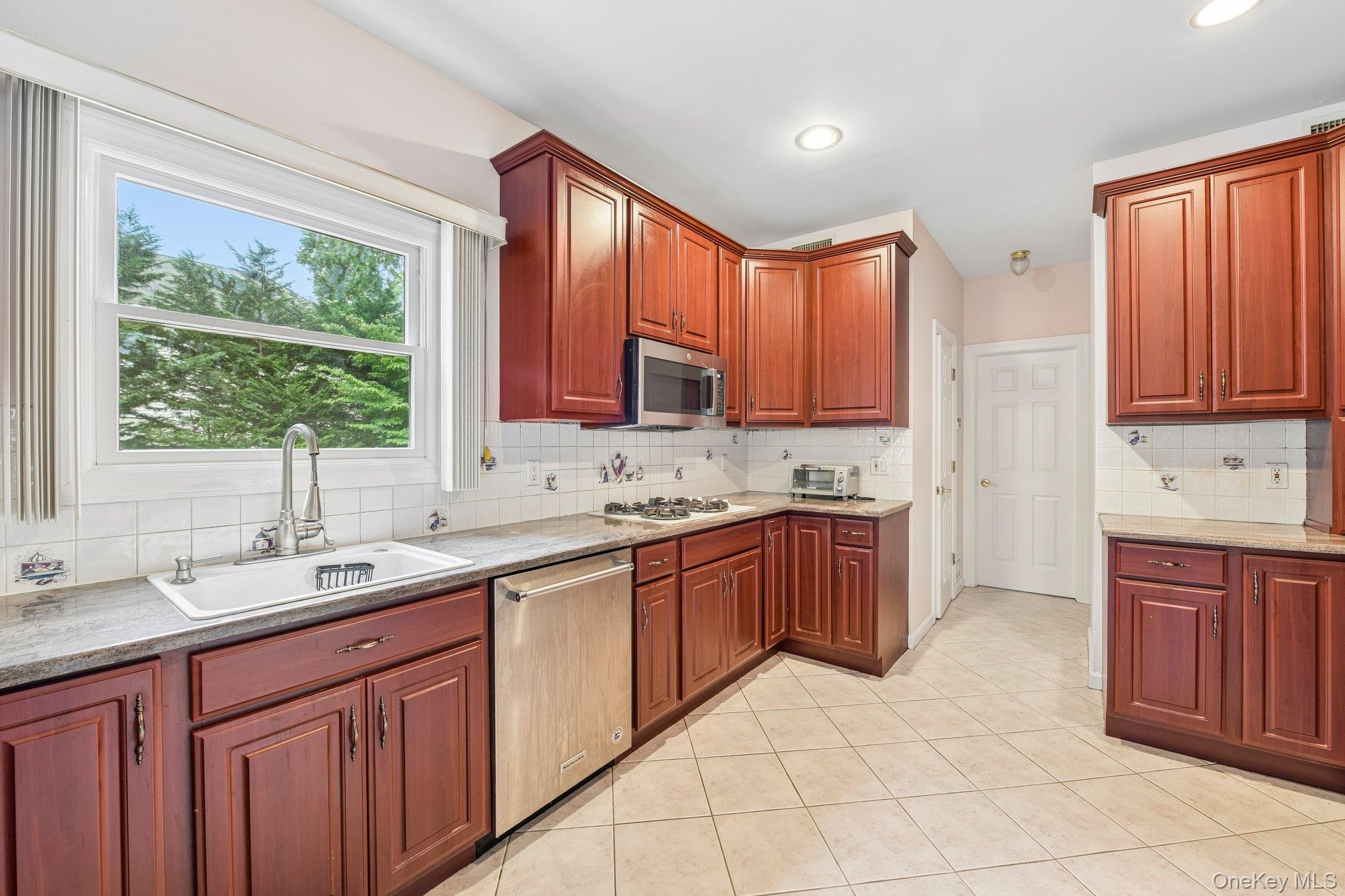 2175 Helene Avenue – For Sale photo 17