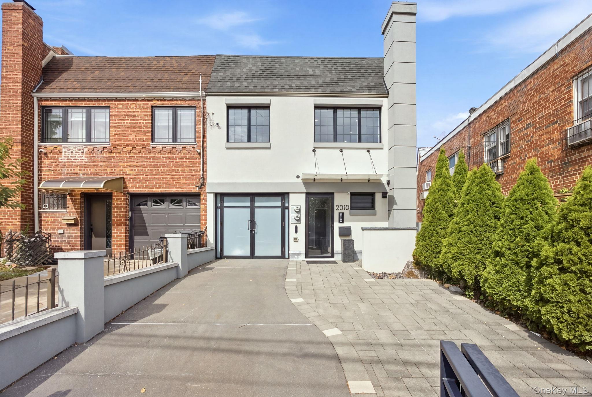 20-10 Hazen Street – For Sale photo 3