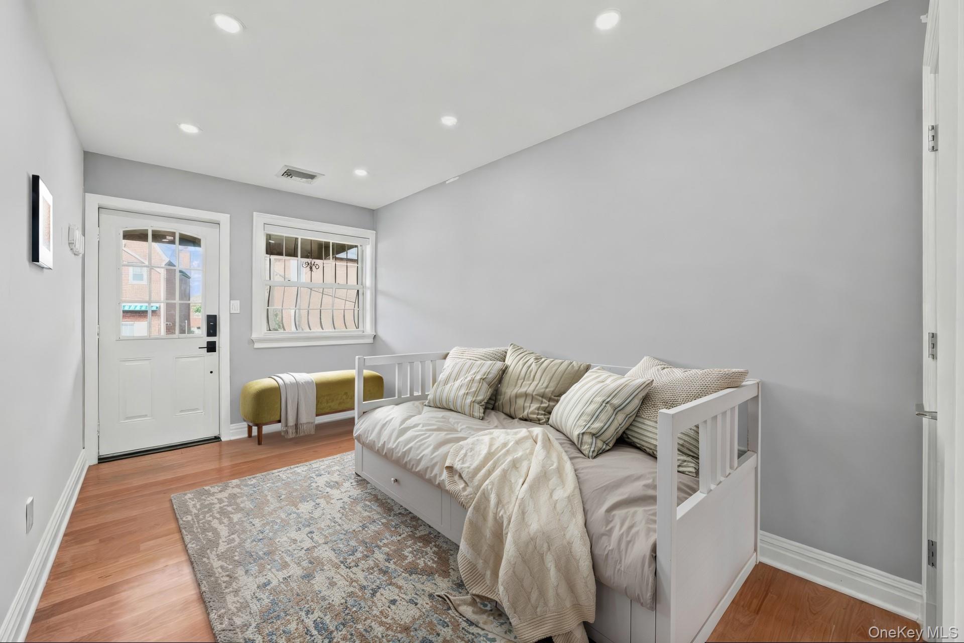 20-10 Hazen Street – For Sale photo 16