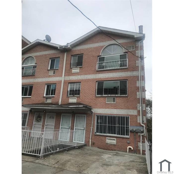 3969 Carpenter Avenue – For Sale