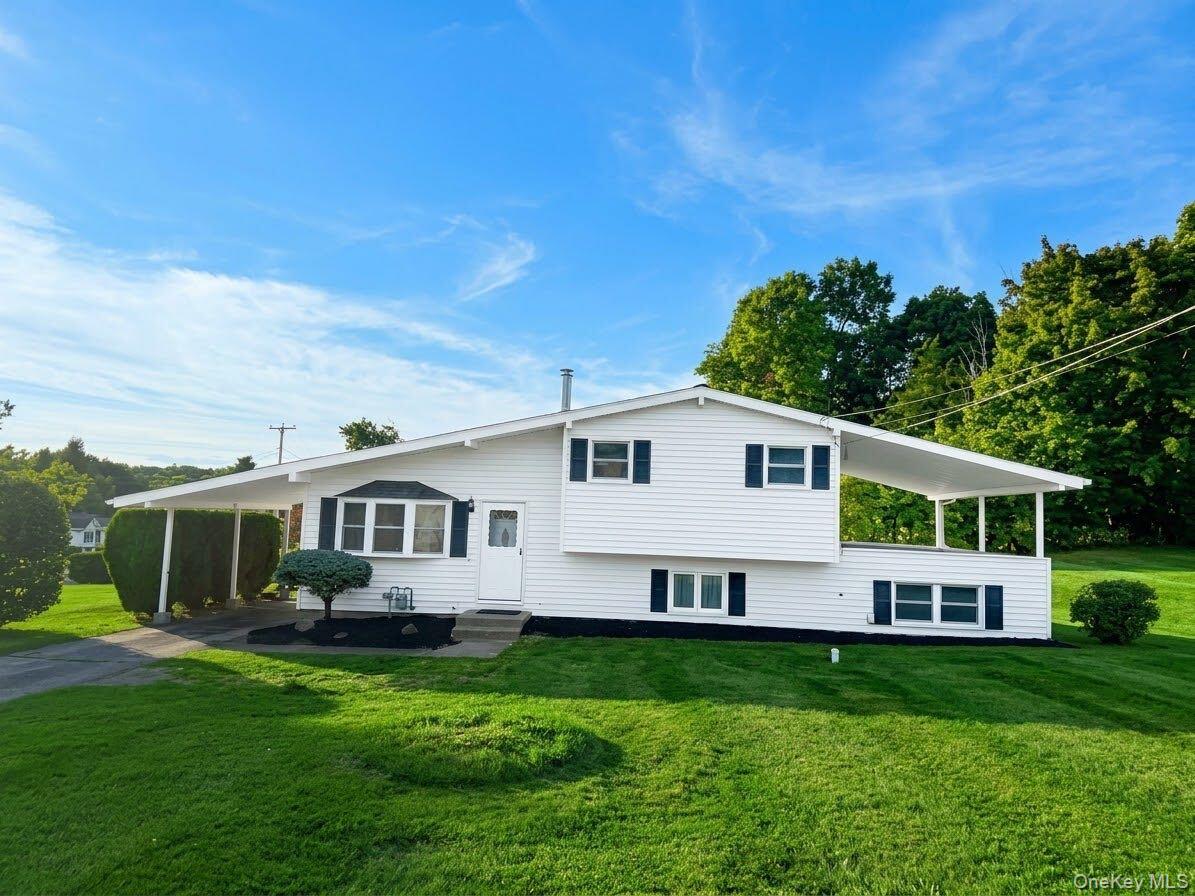1 Barbara Lane – For Sale photo 2