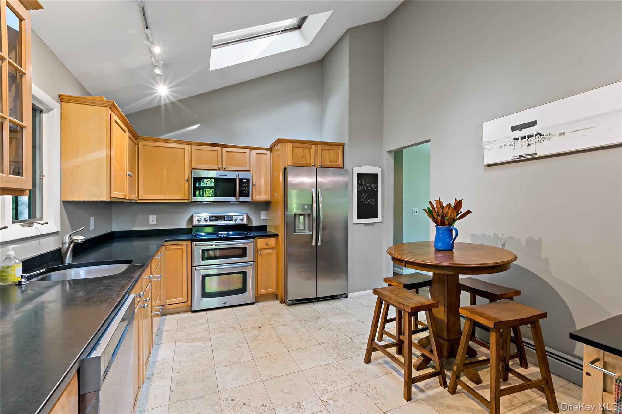 999 Cliff Avenue – For Sale photo 10