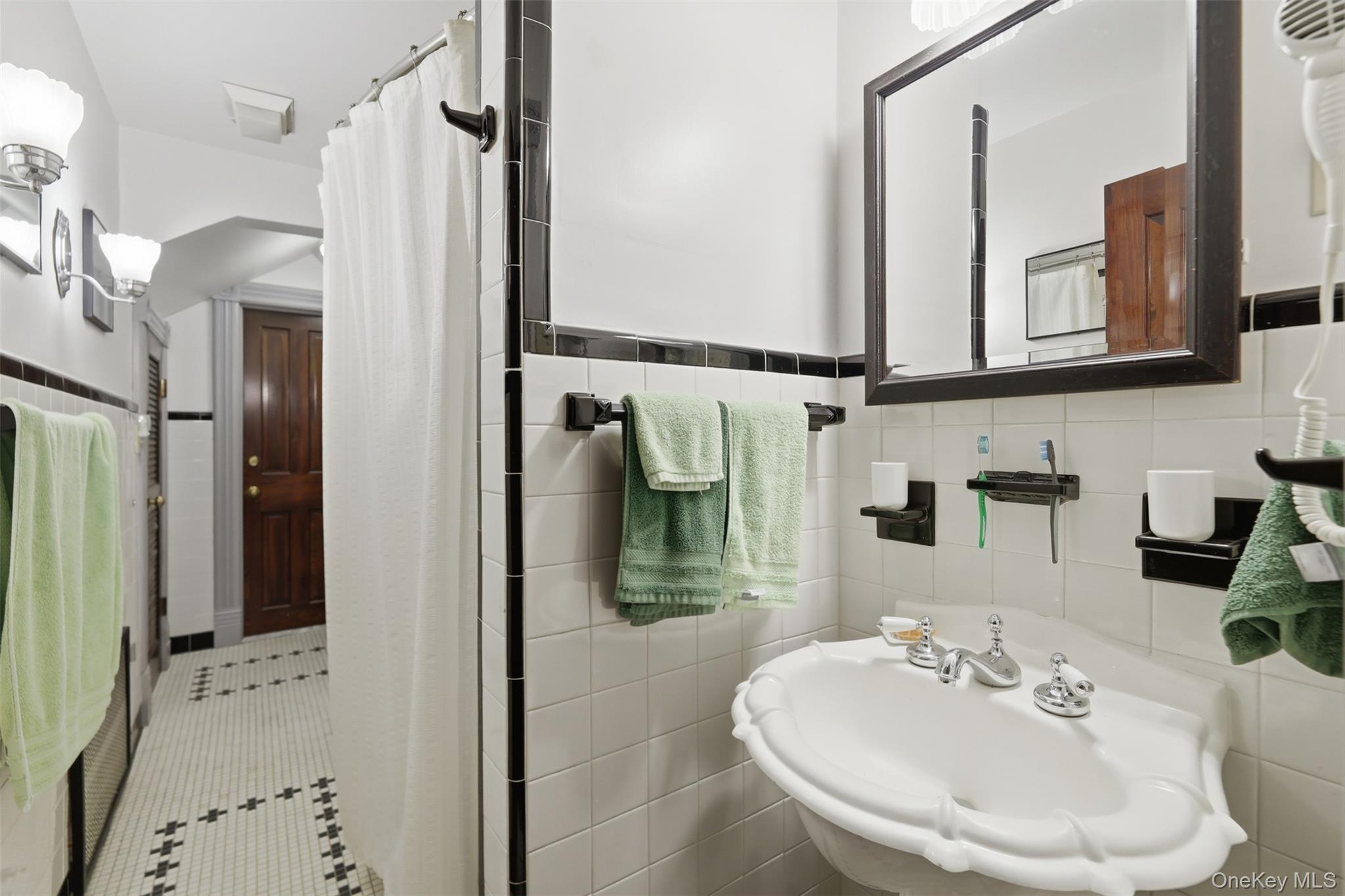 10 West Street – For Sale photo 20