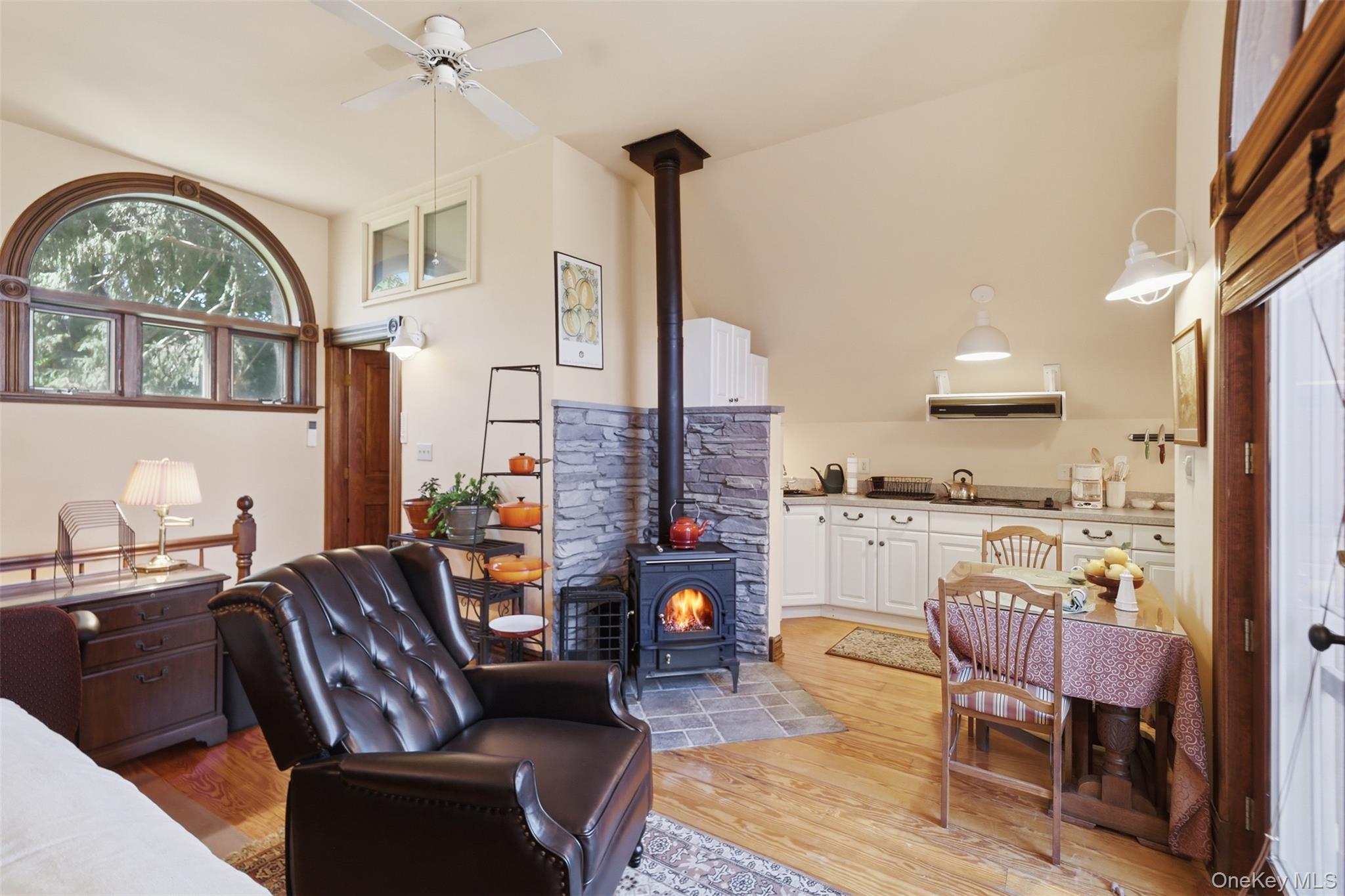 10 West Street – For Sale photo 37