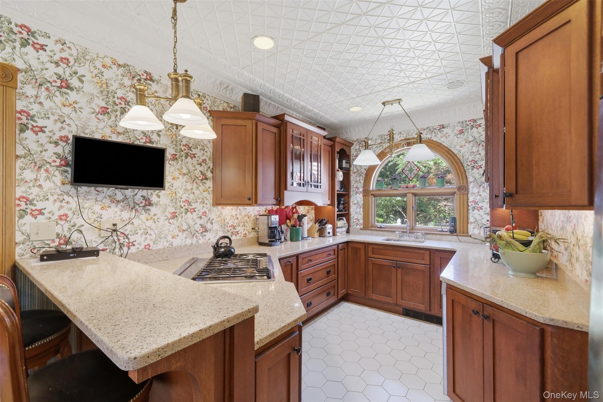 10 West Street – For Sale photo 8