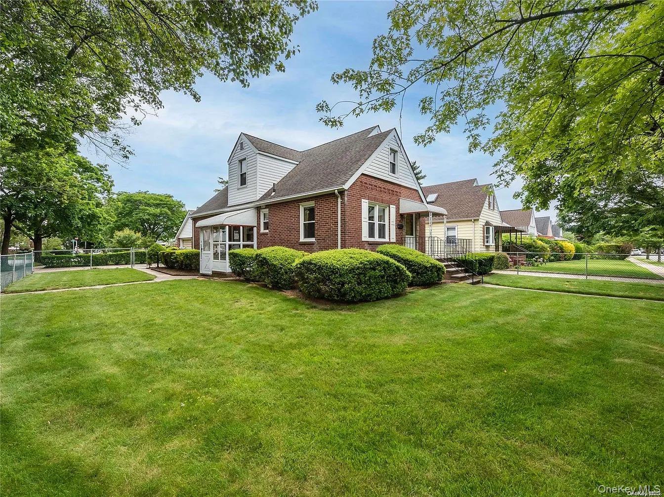 54 Rose Lane – For Sale