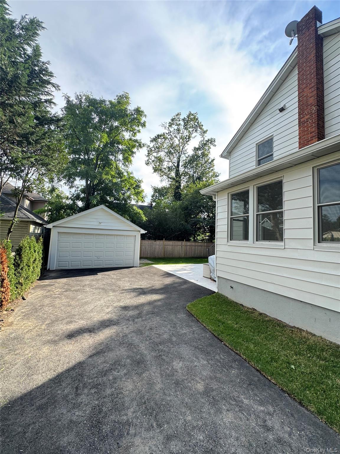 118 Willow Street – For Sale photo 6