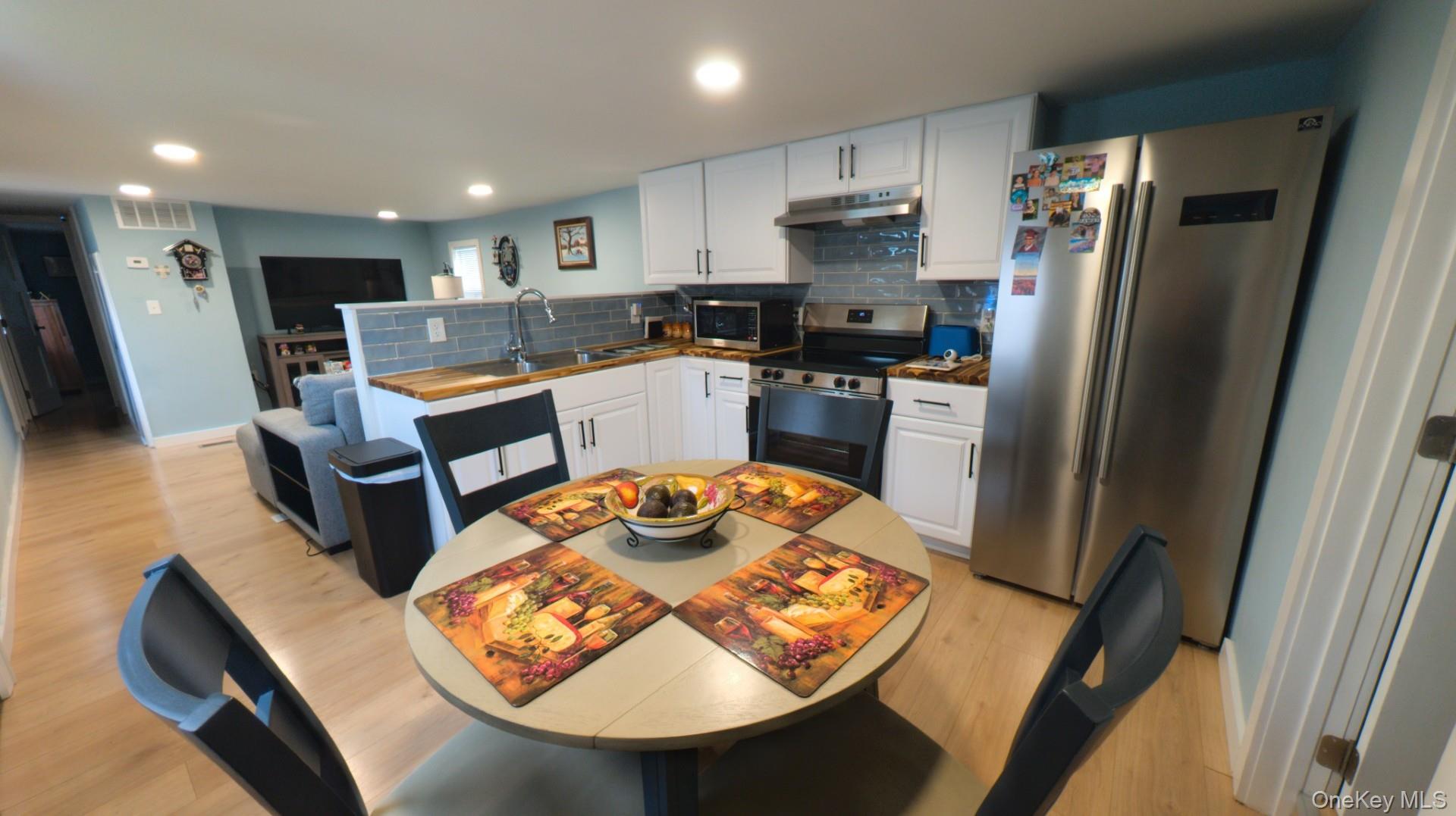 33 Debra Ct. 33 Debra Ct. – For Sale photo 5