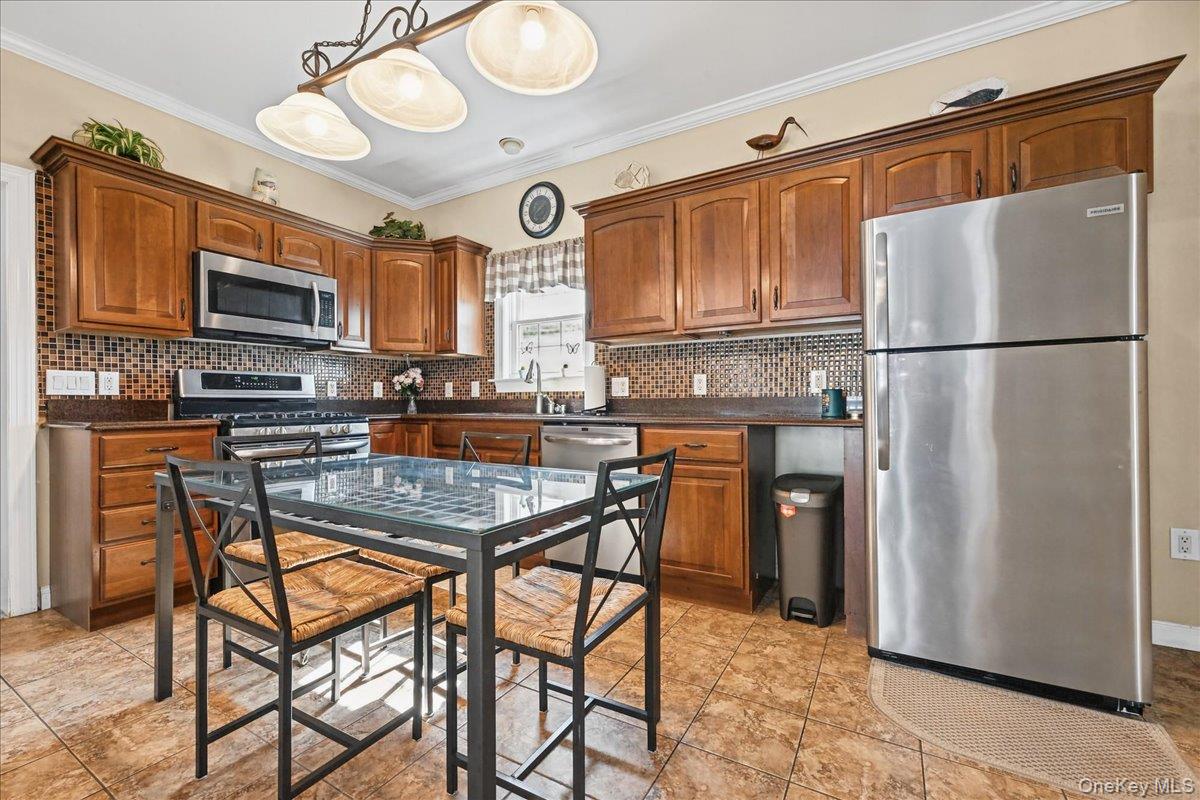 632 Arthur Street – For Sale photo 20