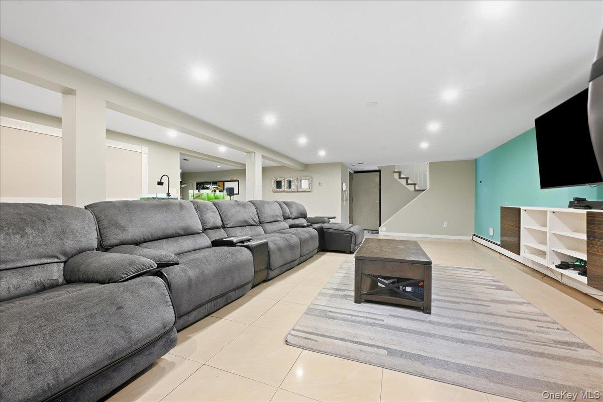 47 Royal Way – For Sale photo 25