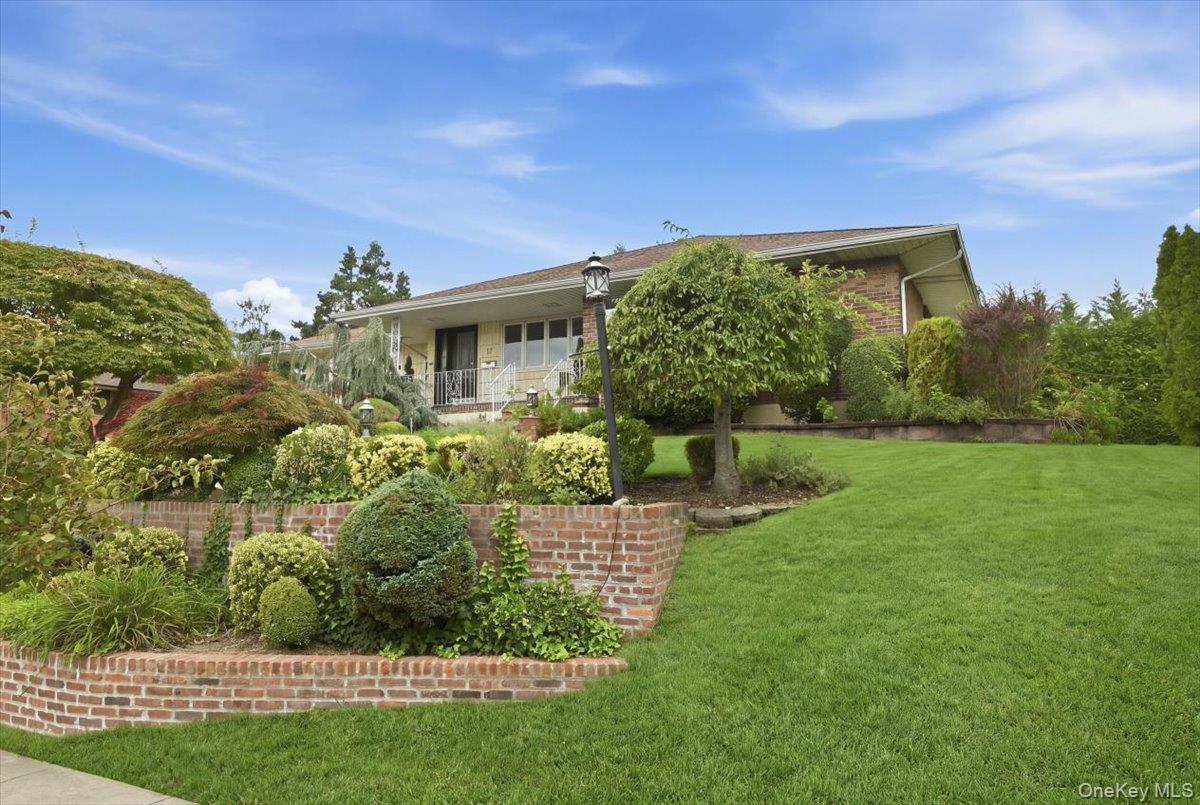 47 Royal Way – For Sale photo 2