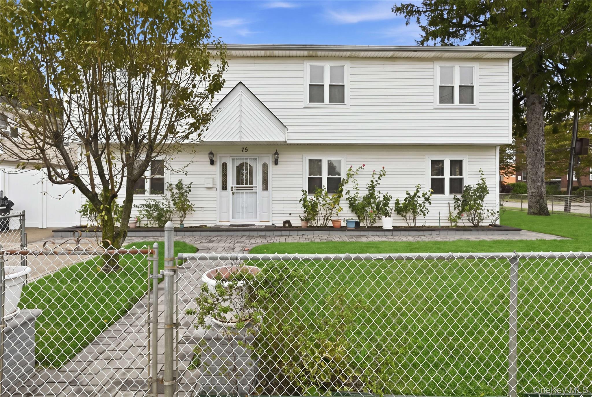 75 Harding Place – For Sale photo 2
