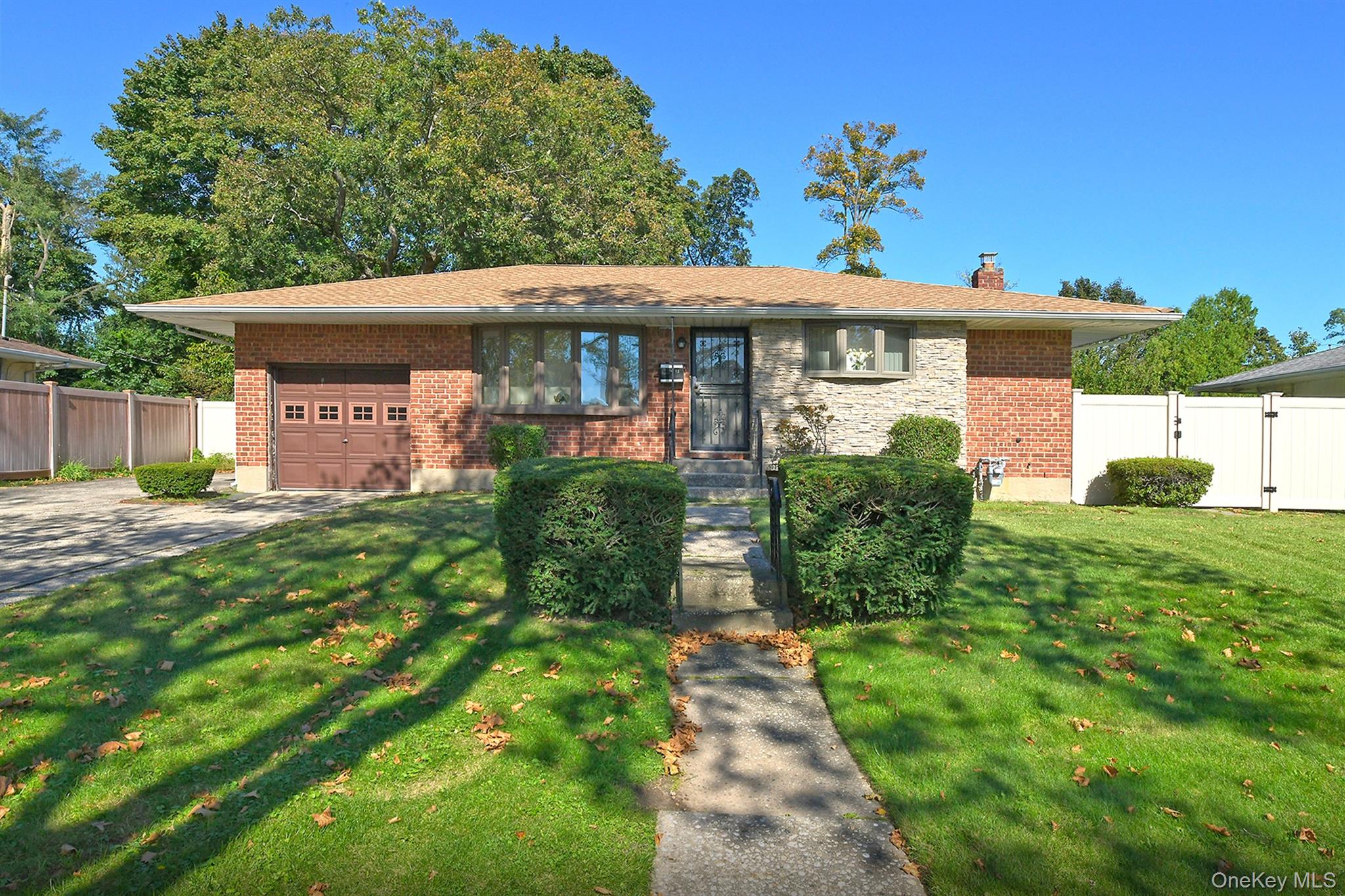 12 Marie Crescent – For Sale