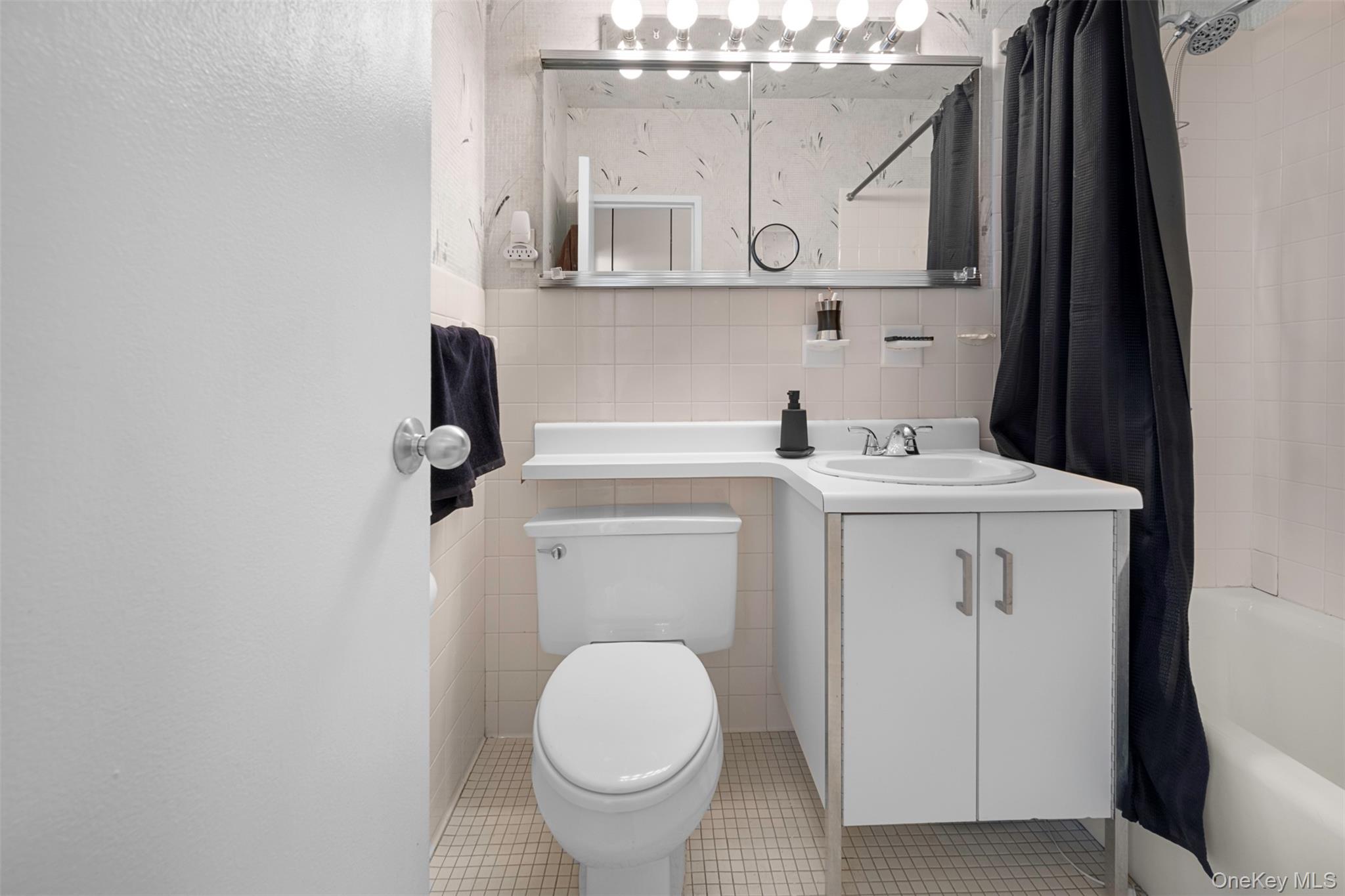 269-10 Grand Central Parkway, Unit 8P photo 15