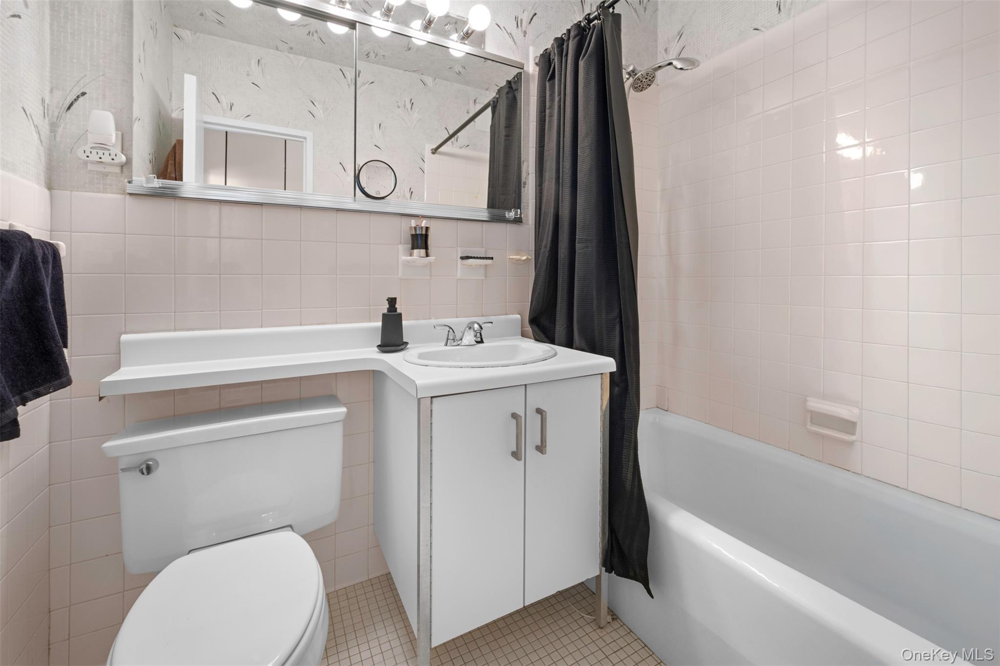 269-10 Grand Central Parkway, Unit 8P photo 16