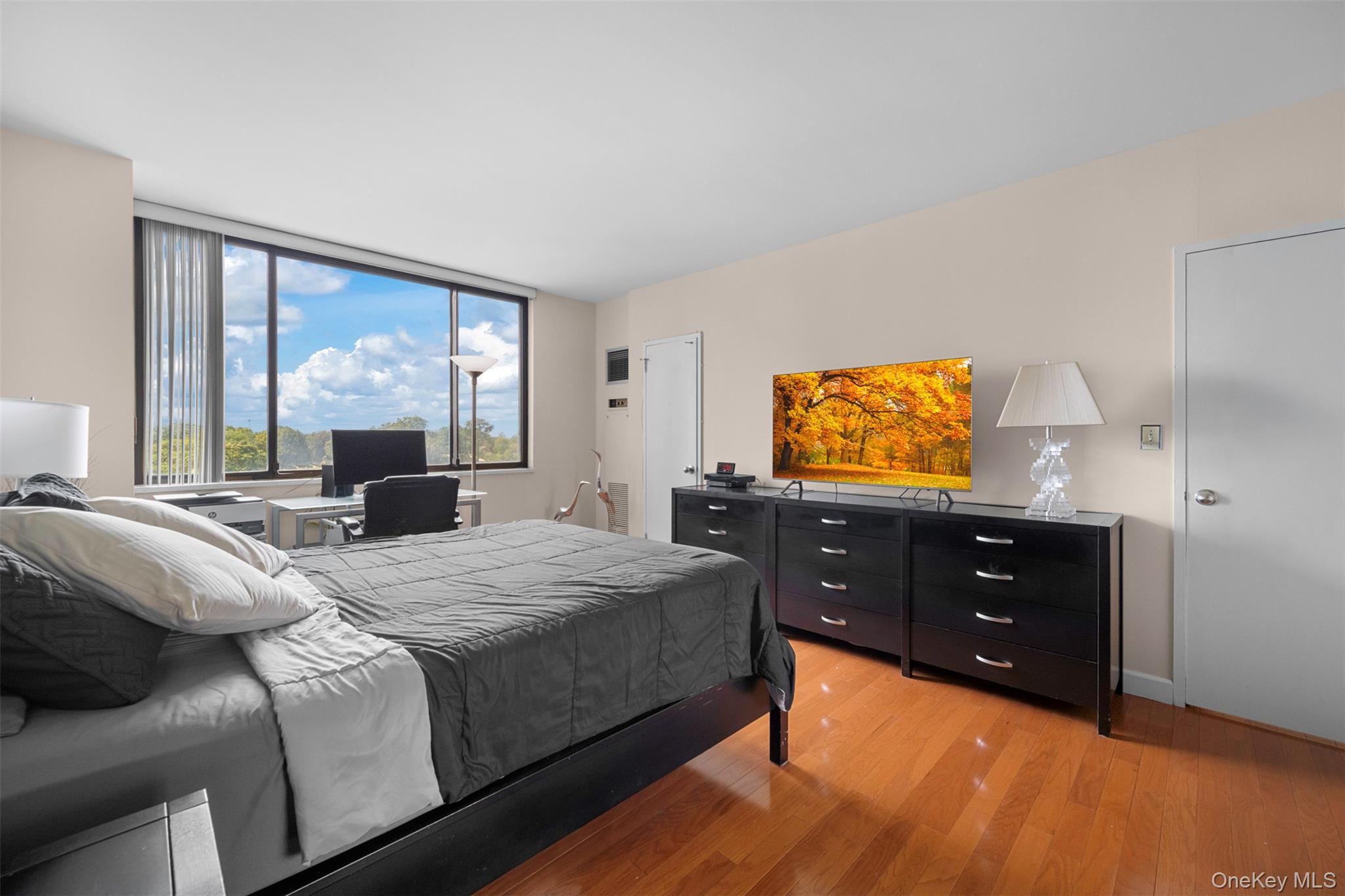 269-10 Grand Central Parkway, Unit 8P photo 18
