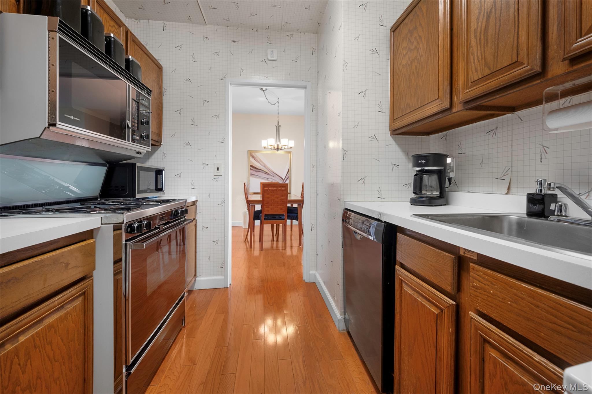 269-10 Grand Central Parkway, Unit 8P photo 13