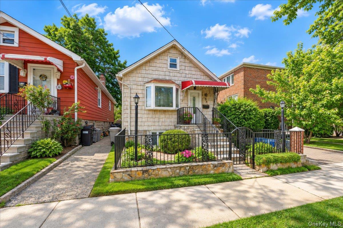 3293 Lucerne Street – For Sale