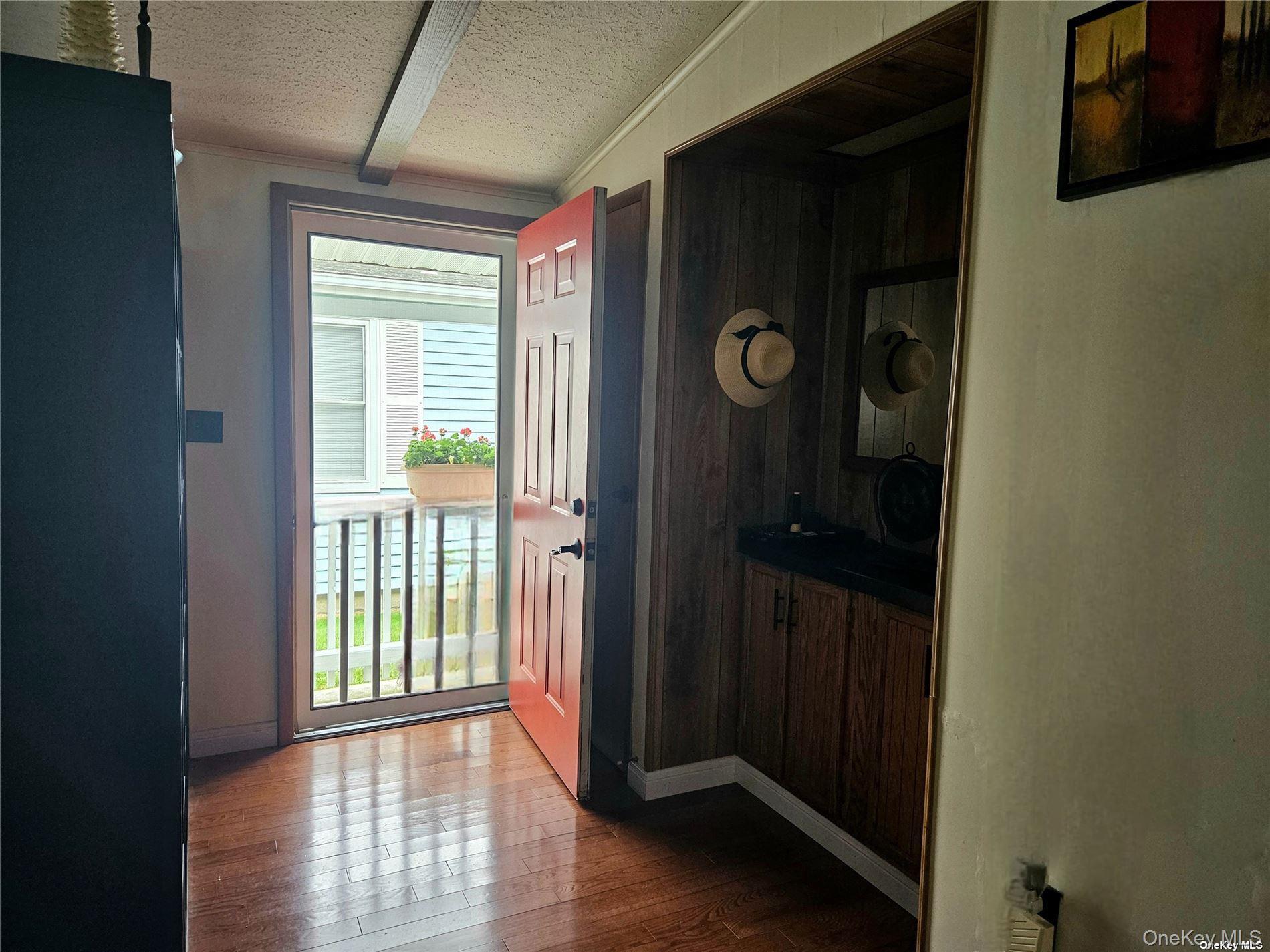 124 Village Circle W, Unit 124 photo 3