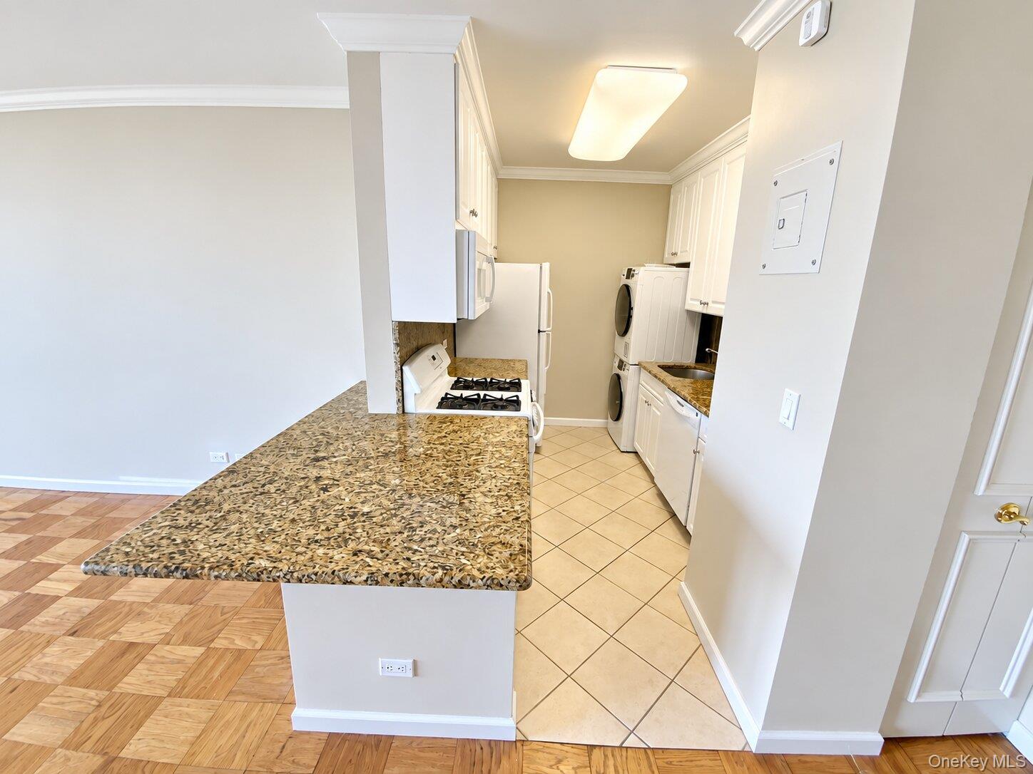 26910 Grand Central Parkway, Unit 10T photo 6