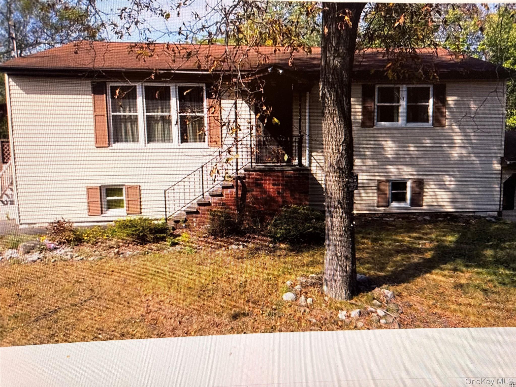 5 Ivy Road S – For Rent