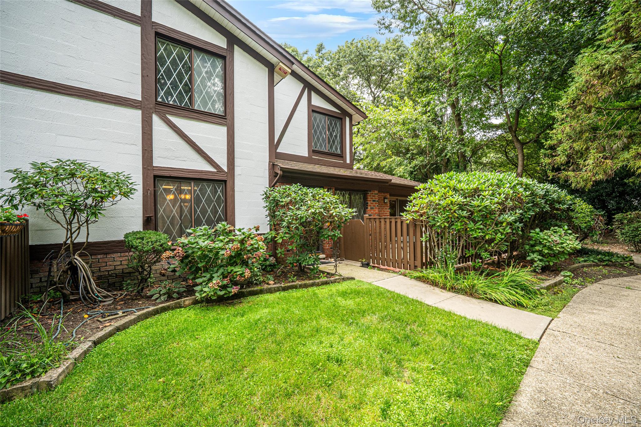 415 Clubhouse Court, Unit 51 photo 2