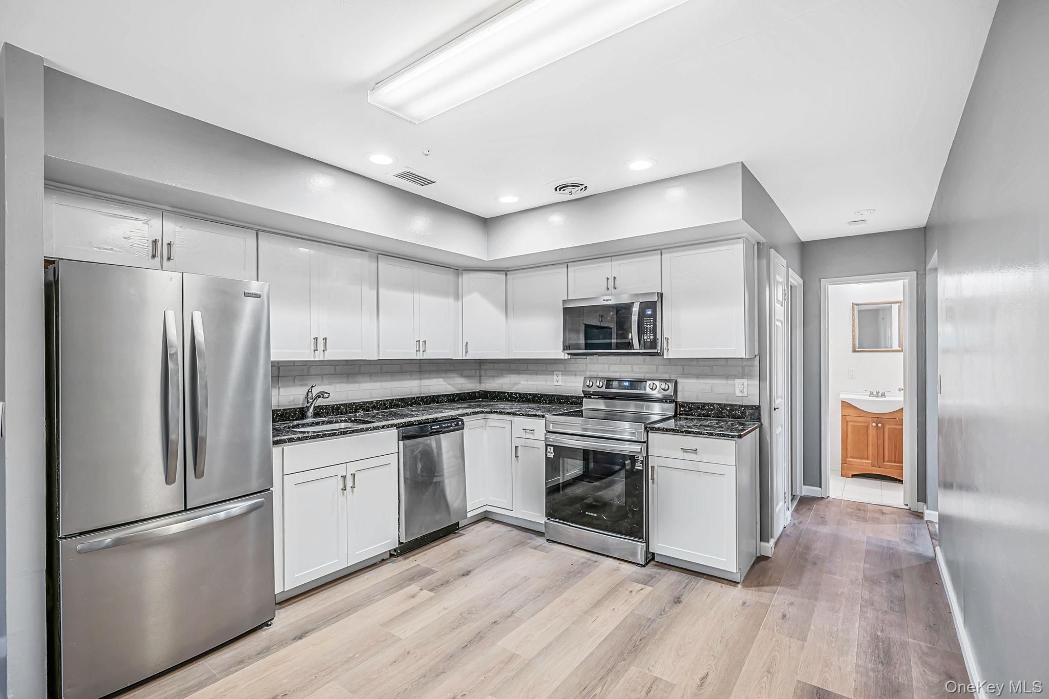 415 Clubhouse Court, Unit 51 photo 11
